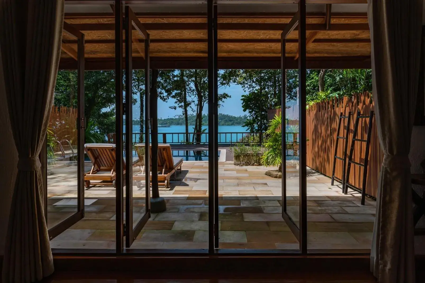 Property building in Captain Hook Resort @Koh Kood Property building in Captain Hook Resort @Koh Kood