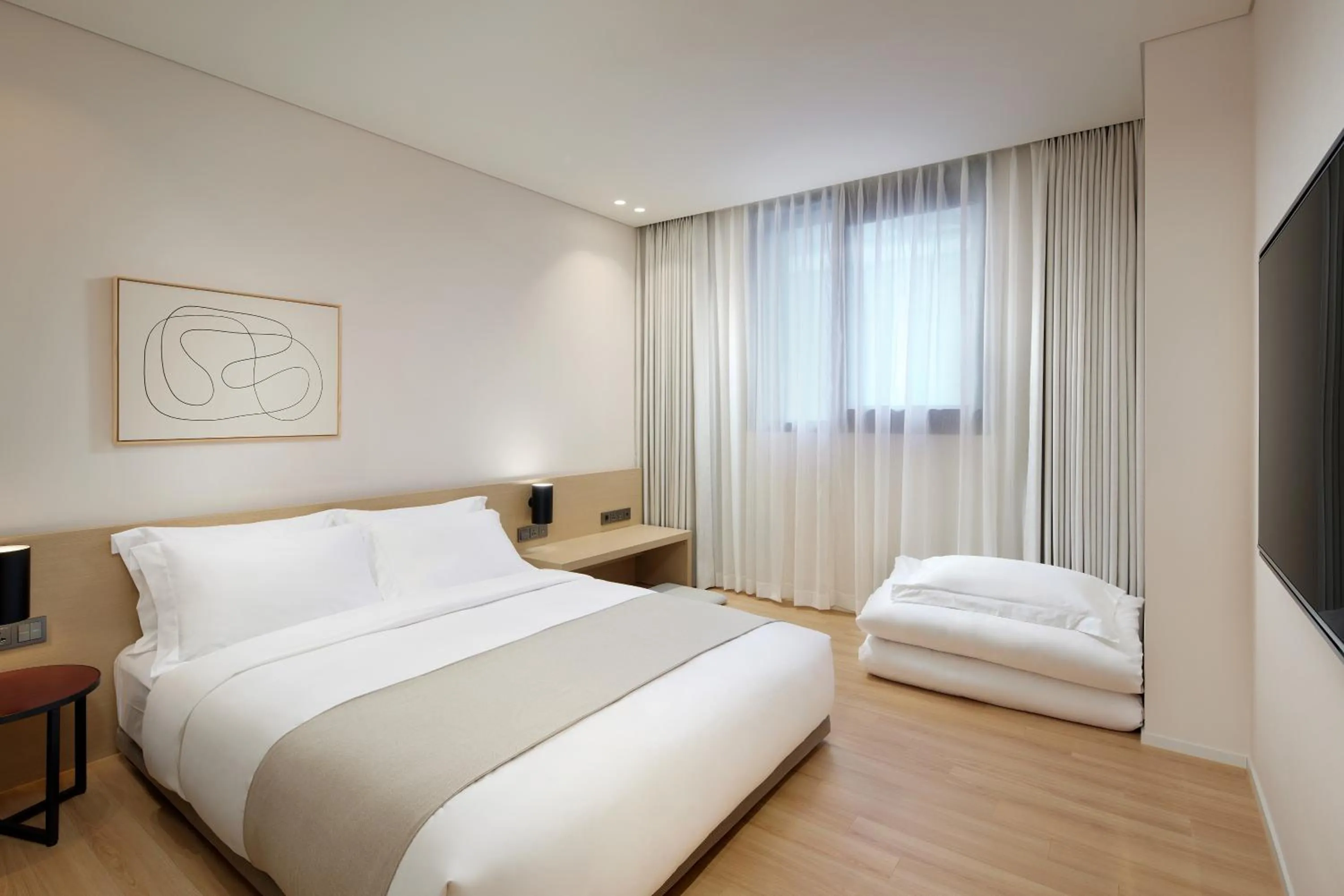 Photo of the whole room, Bed in Shilla Stay Jeonju Hanok Village