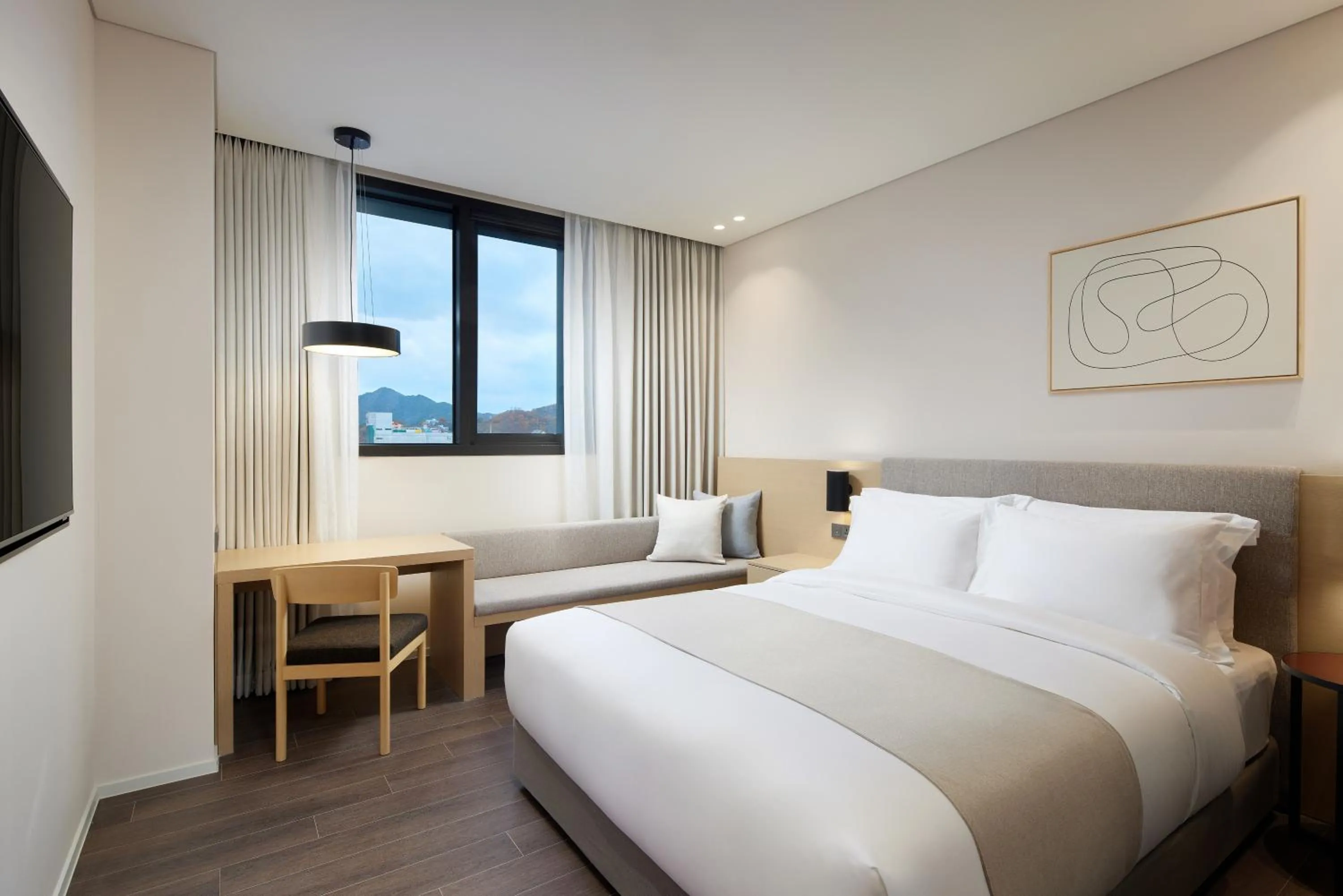 Photo of the whole room, Bed in Shilla Stay Jeonju Hanok Village