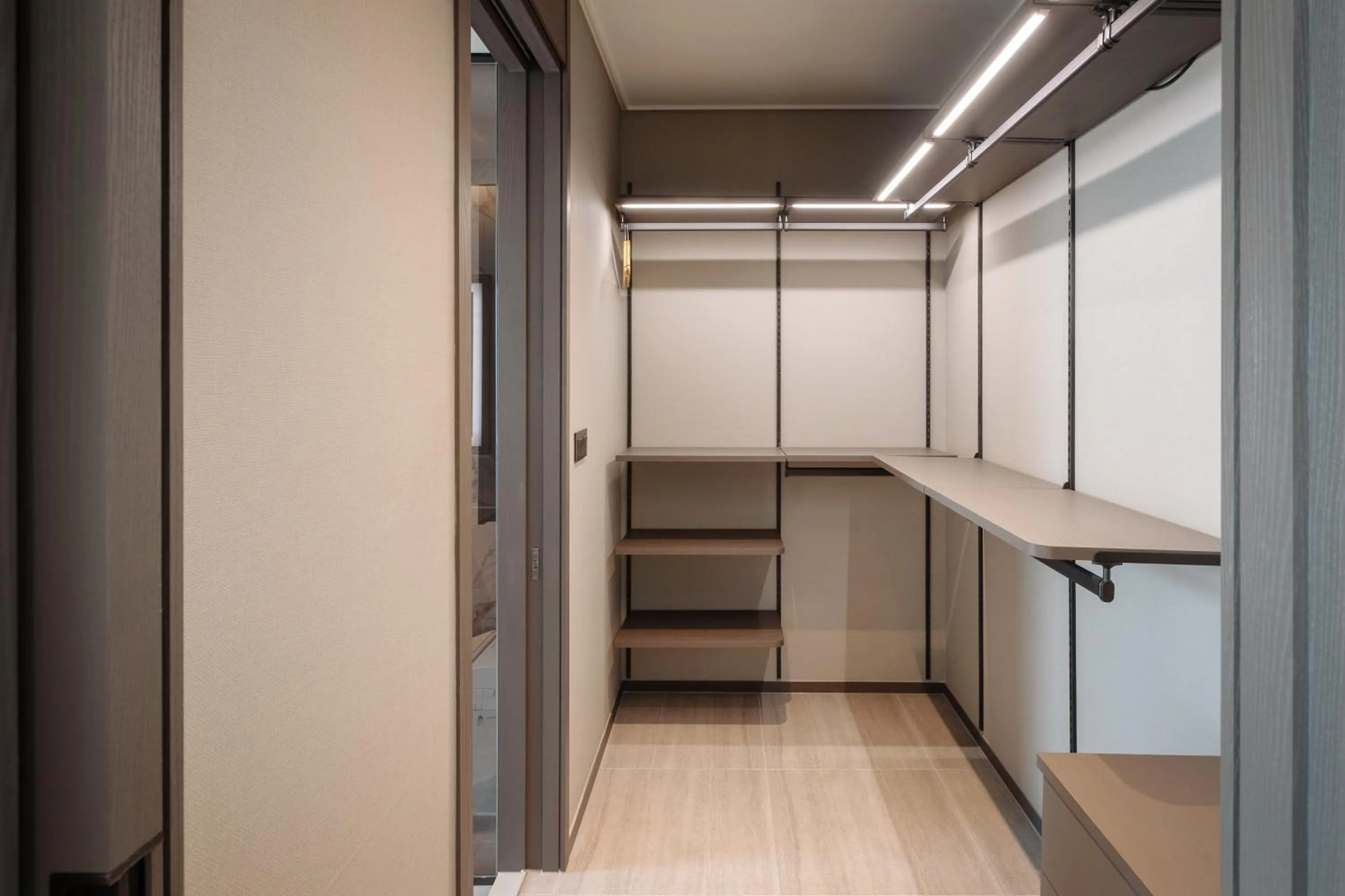 wardrobe in NewCZ Haeundae Residence