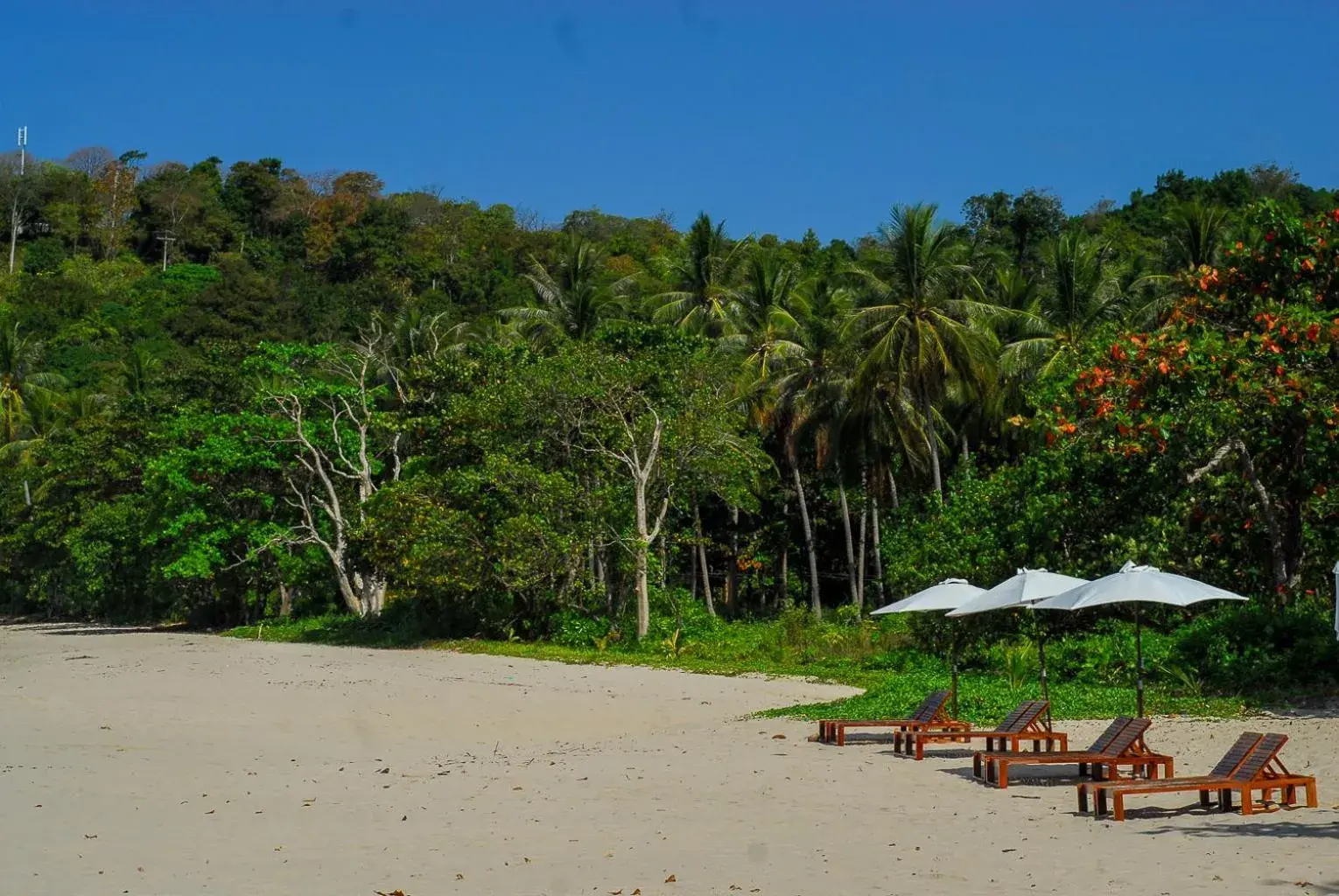 Beach in LaLaanta Hideaway Resort