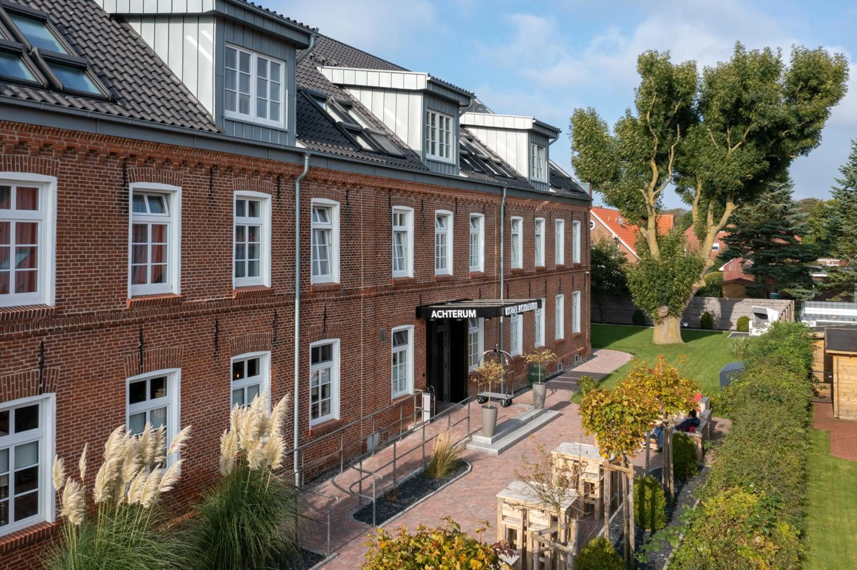 Property building in Hotel Achterum Greetsiel