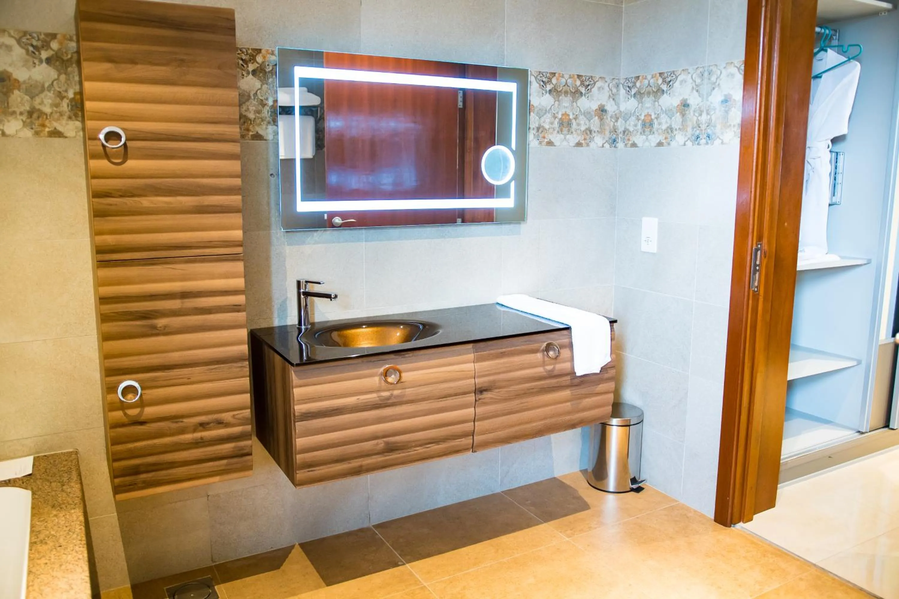 Bathroom in Lake Victoria Serena Golf Resort & Spa