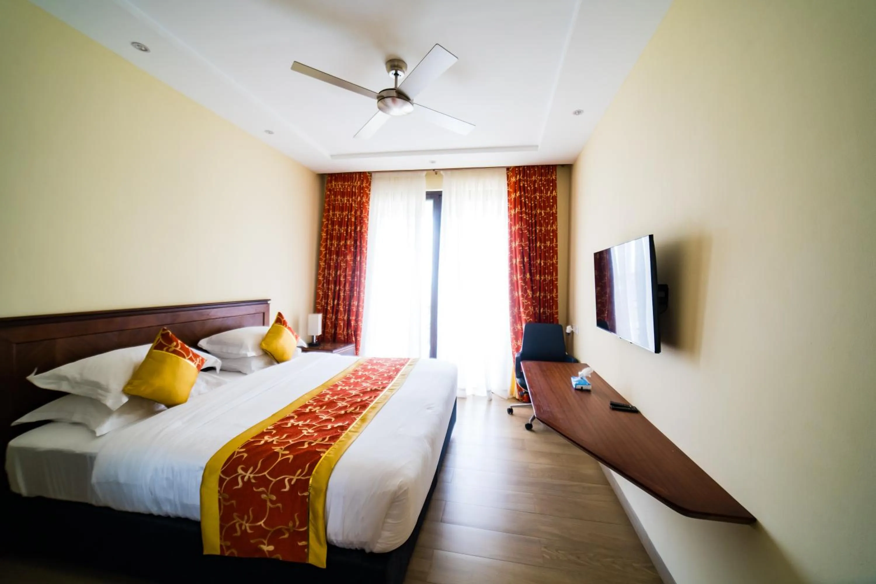 Bed in Lake Victoria Serena Golf Resort & Spa