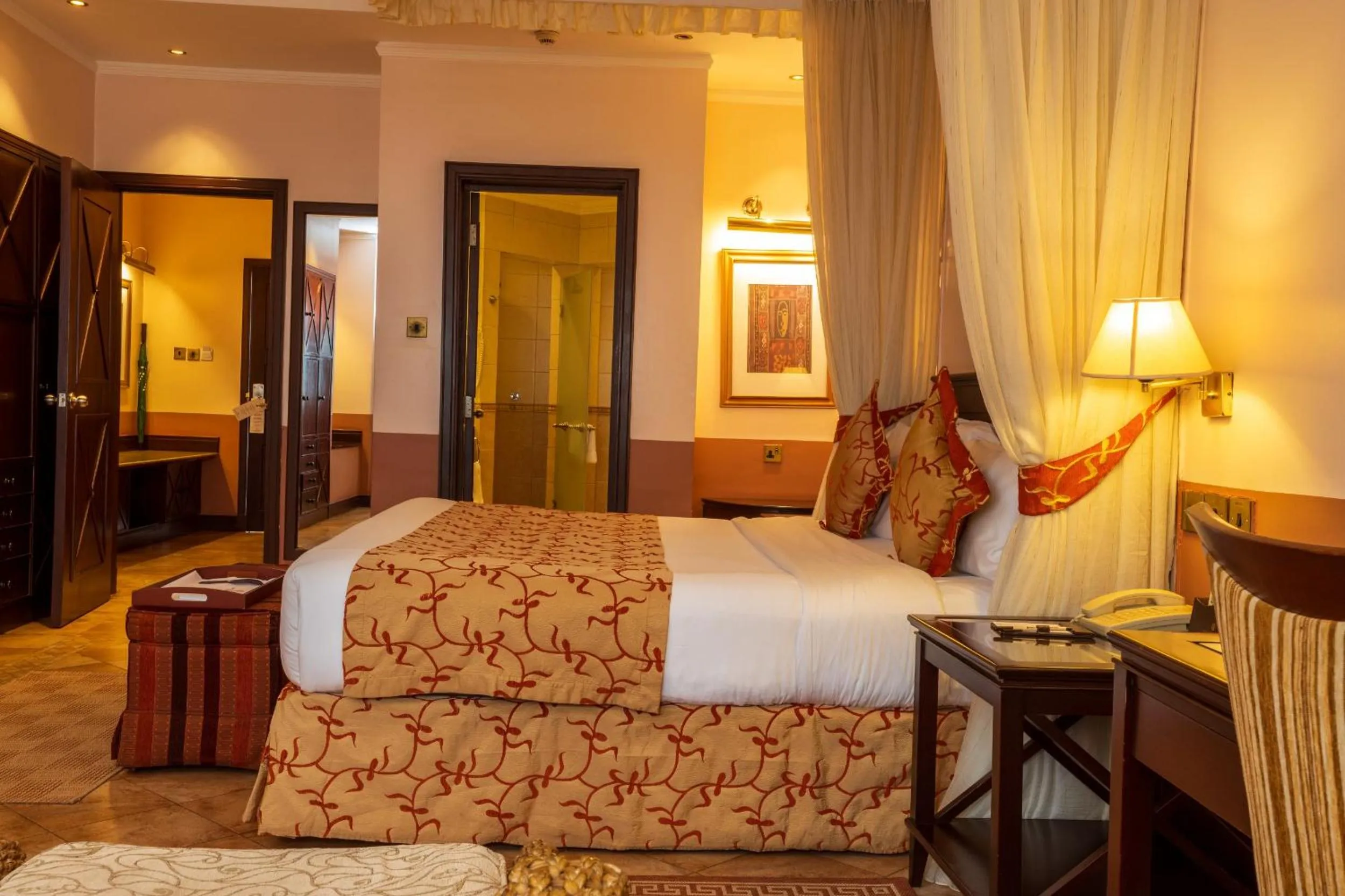 Bed in Lake Victoria Serena Golf Resort & Spa