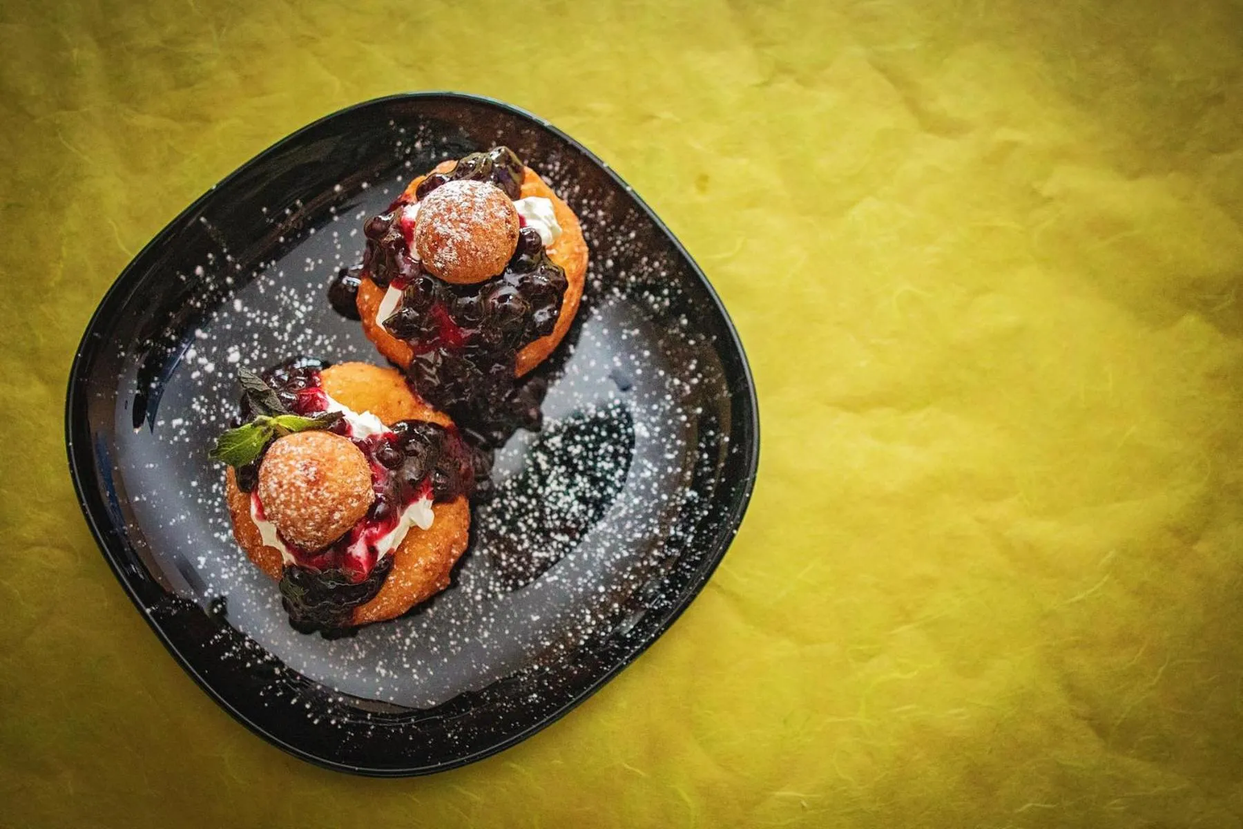 Restaurant/places to eat in Hotel Riviera