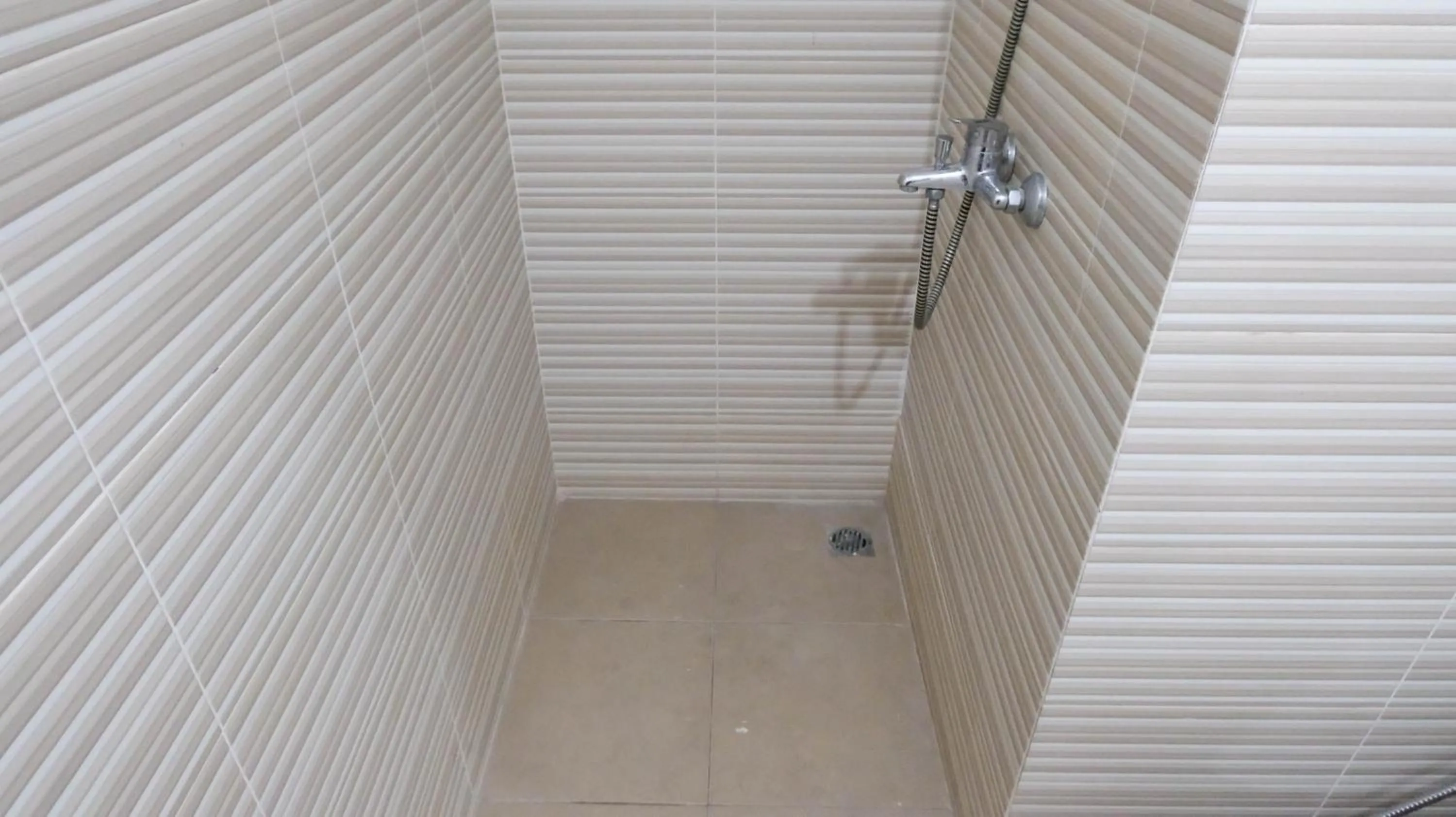 Homey 2BR at Puncak Bukit Golf Surabaya Apartment By Travelio