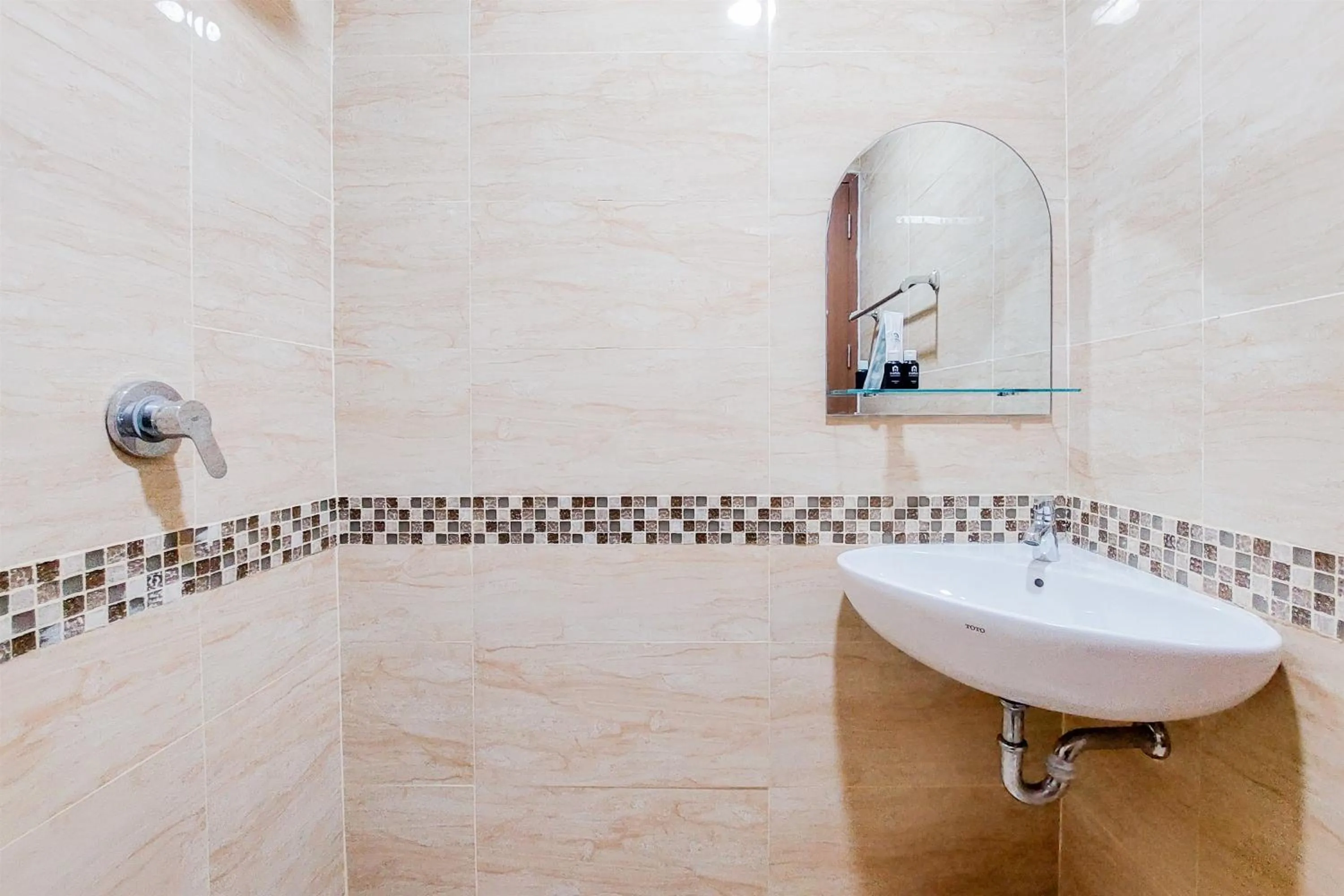 Warm and Simply Look Studio Apartment at B Residence By Travelio