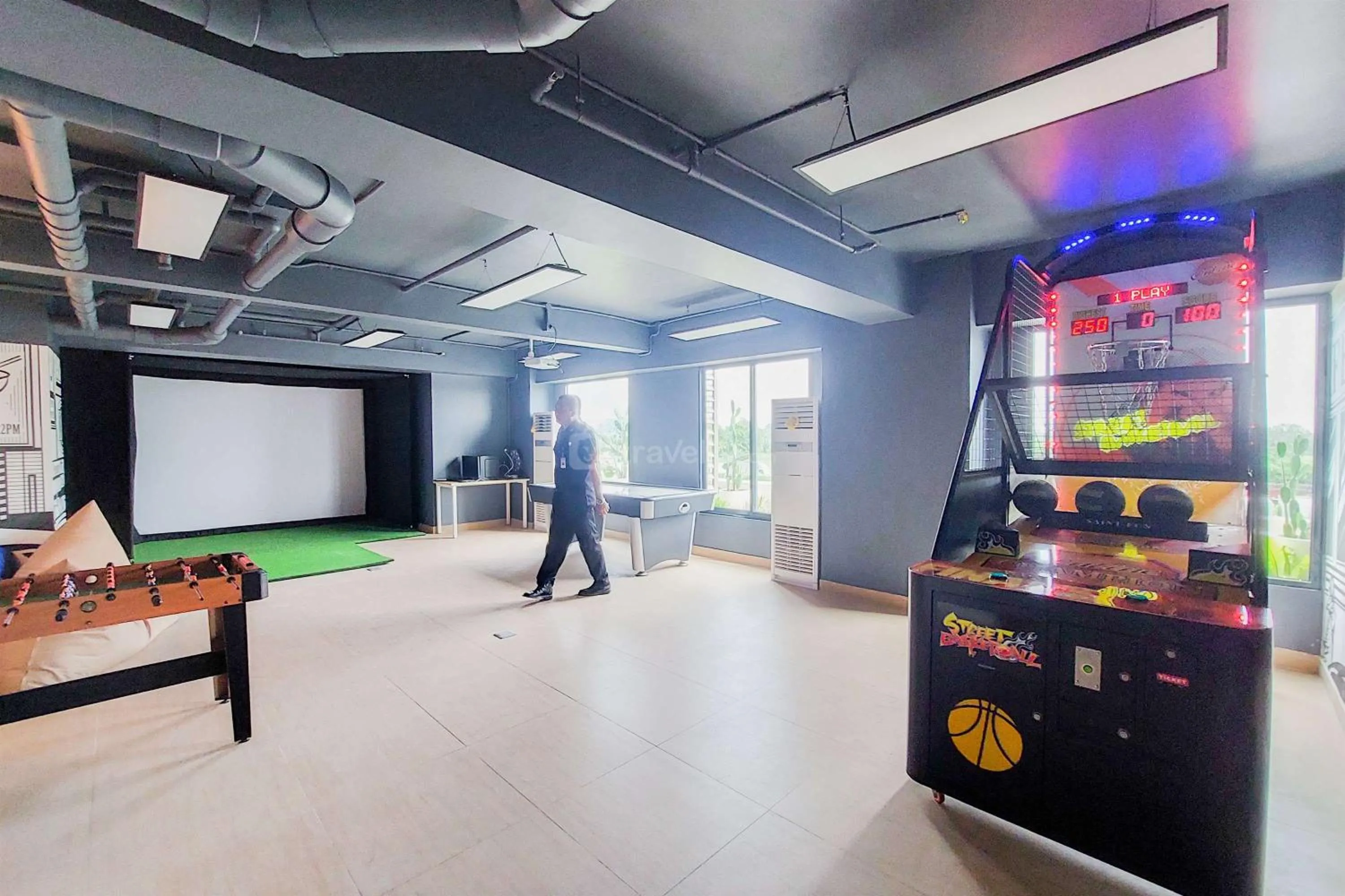 Comfortable and Homey Studio at Sky House Alam Sutera Apartment By Travelio