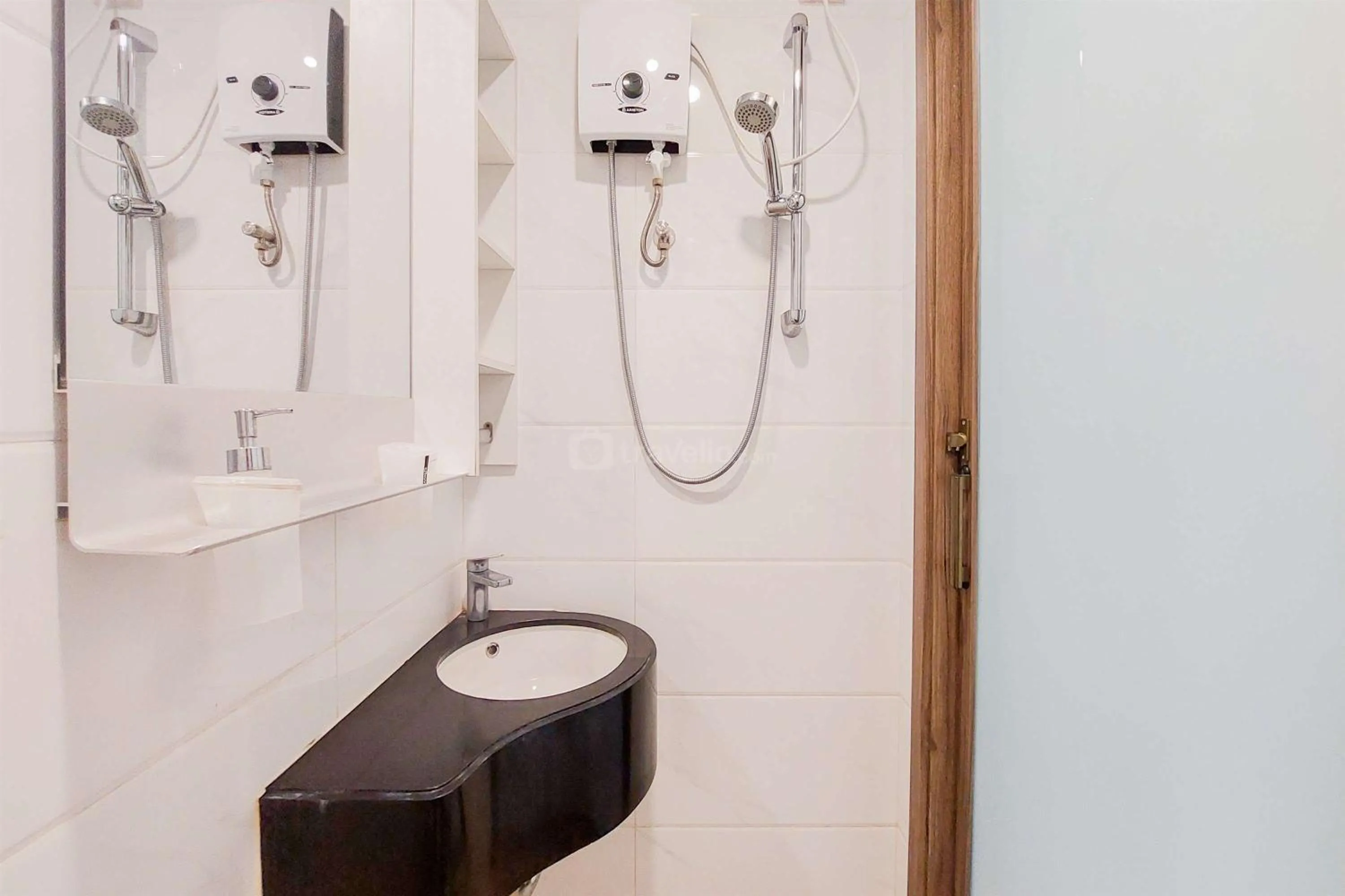 Comfortable and Homey Studio at Sky House Alam Sutera Apartment By Travelio