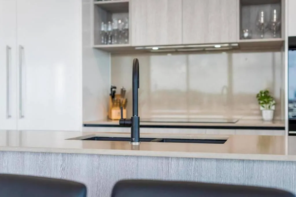 Kitchen or kitchenette in Luxury 3 Bedroom High Floor Ocean View Apartment