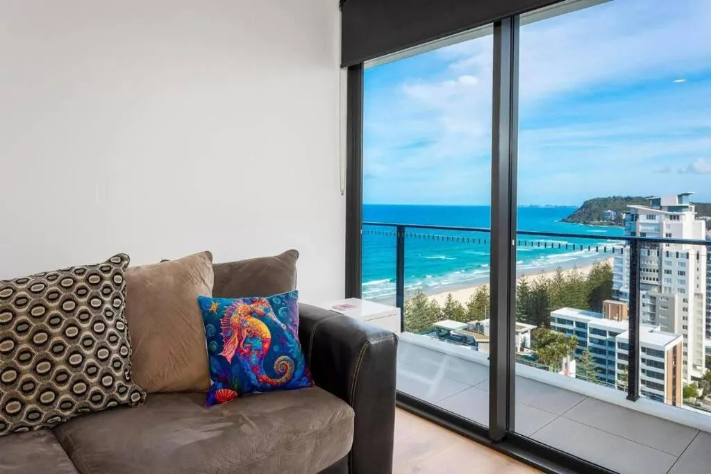 Luxury 3 Bedroom High Floor Ocean View Apartment