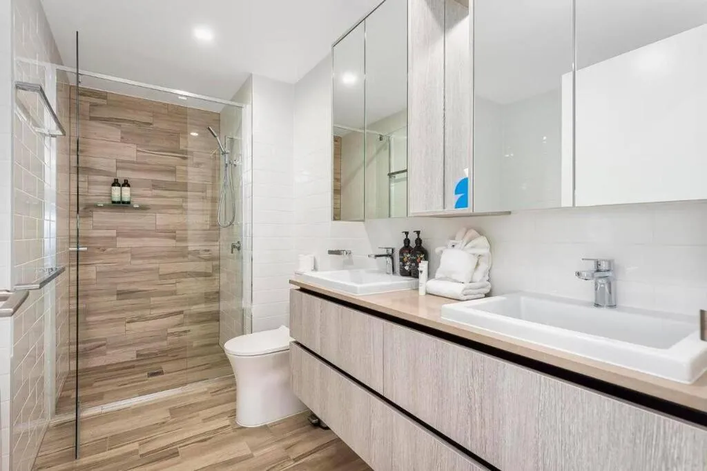 Luxury 3 Bedroom High Floor Ocean View Apartment