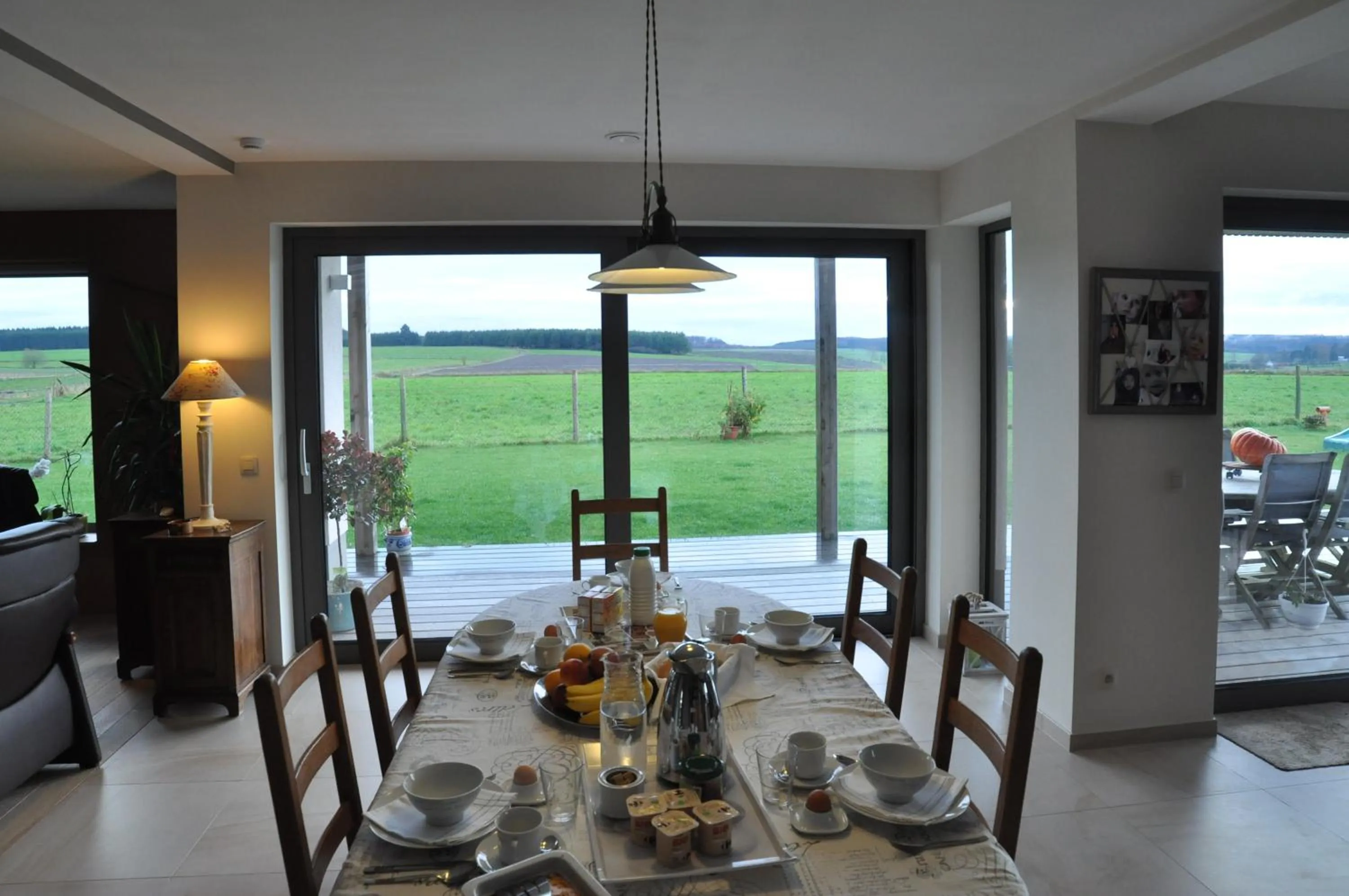 Dining area in B&B La Chabetaine