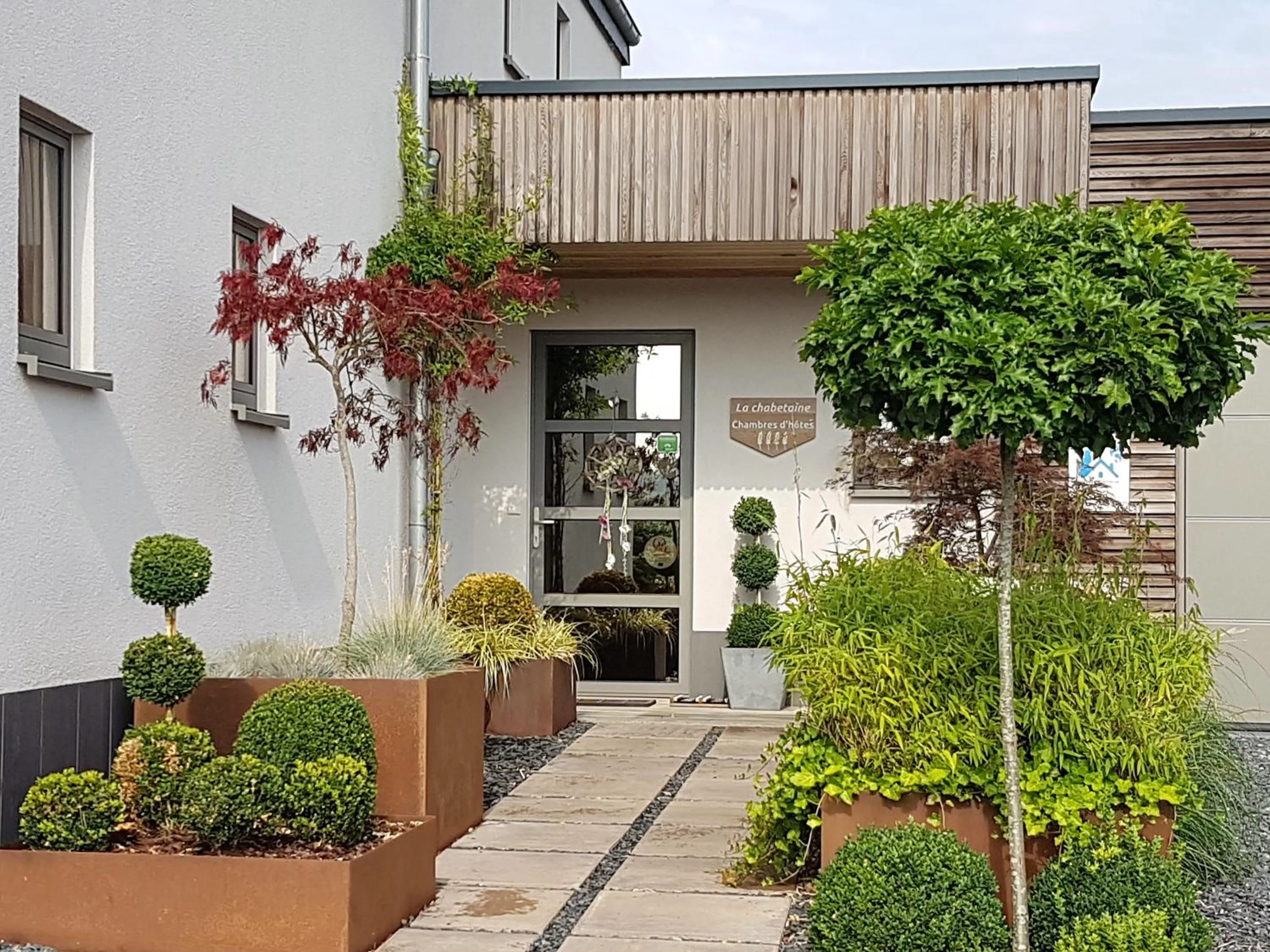 Facade/entrance in B&B La Chabetaine