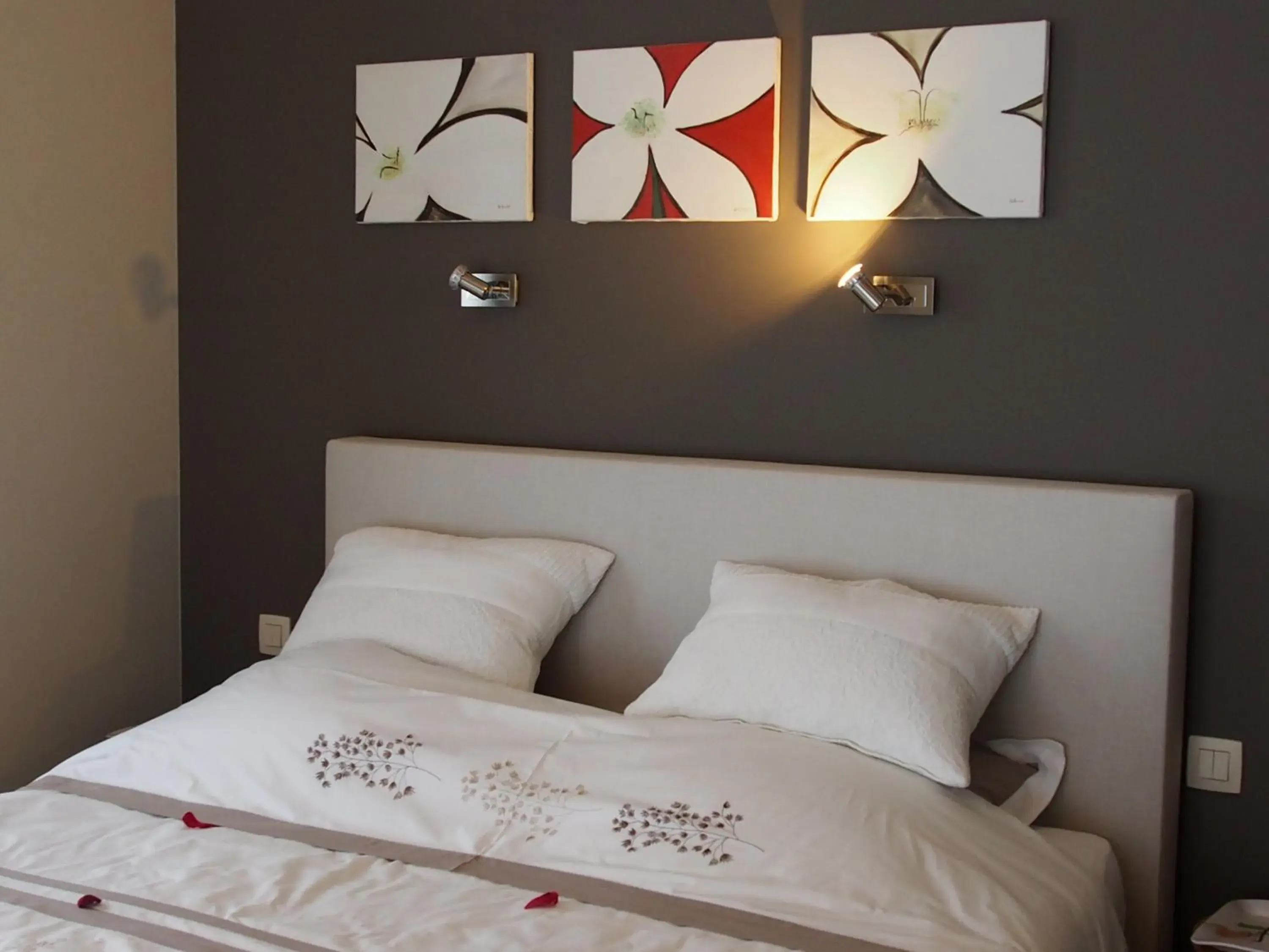 Comfort Double Room with Balcony in B&B La Chabetaine Comfort Double Room with Balcony in B&B La Chabetaine