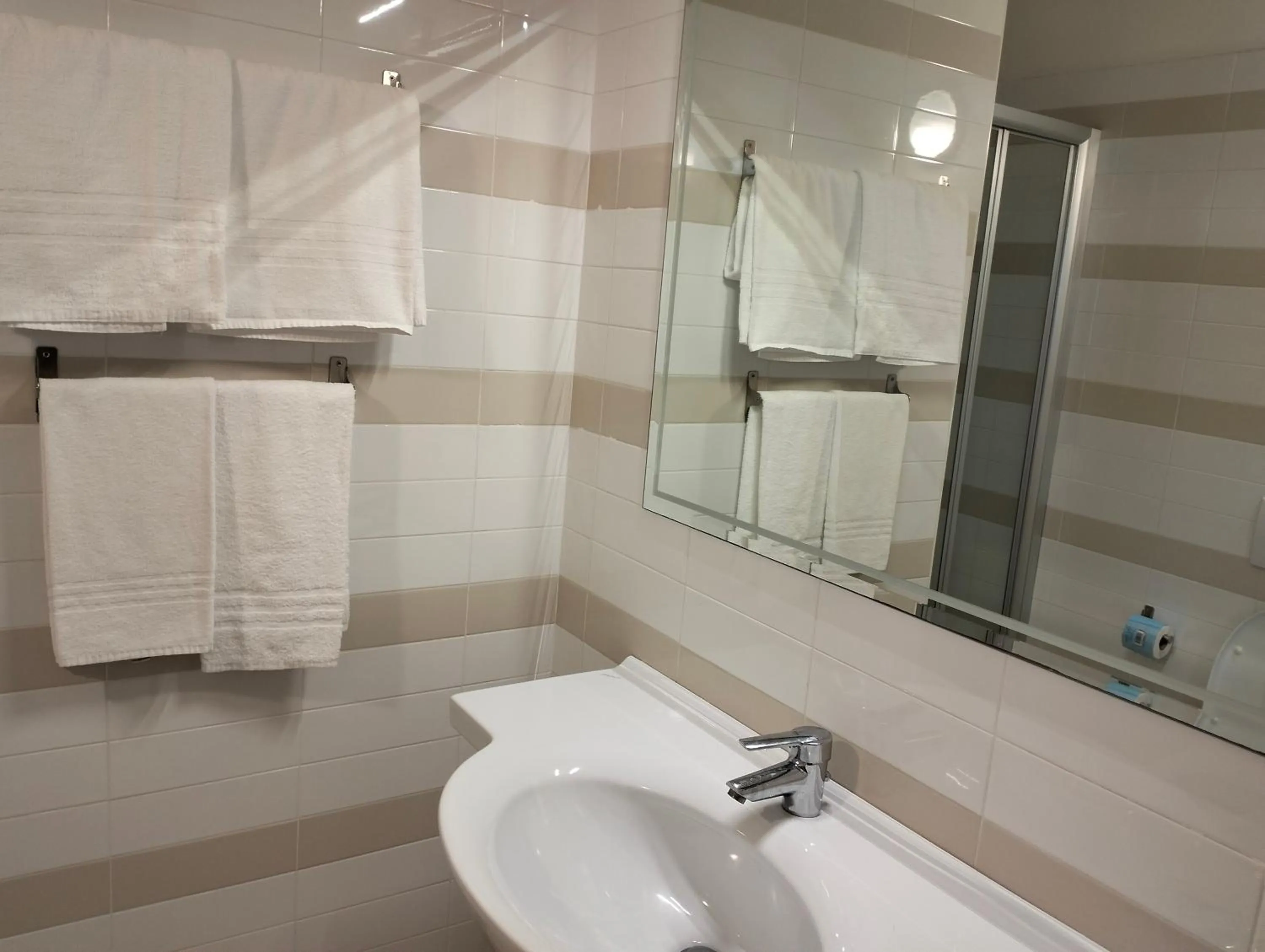 Bathroom in Hotel Riviera