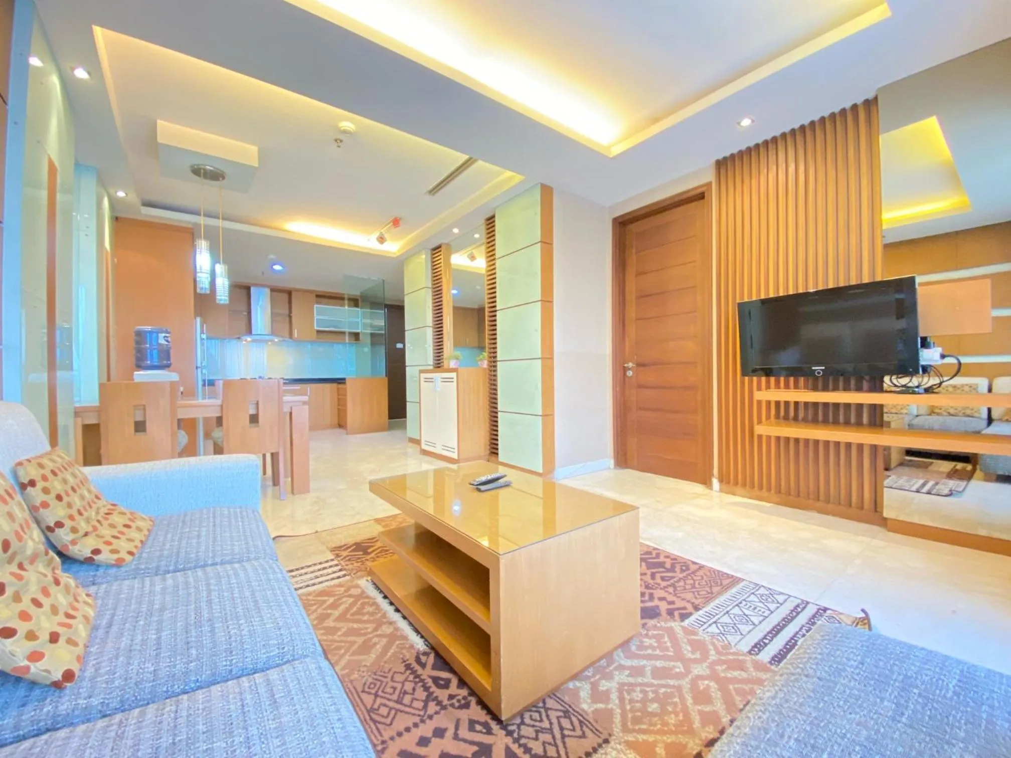 Living room, Bed in Spacious 2BR at Dago Butik Apartment By Travelio