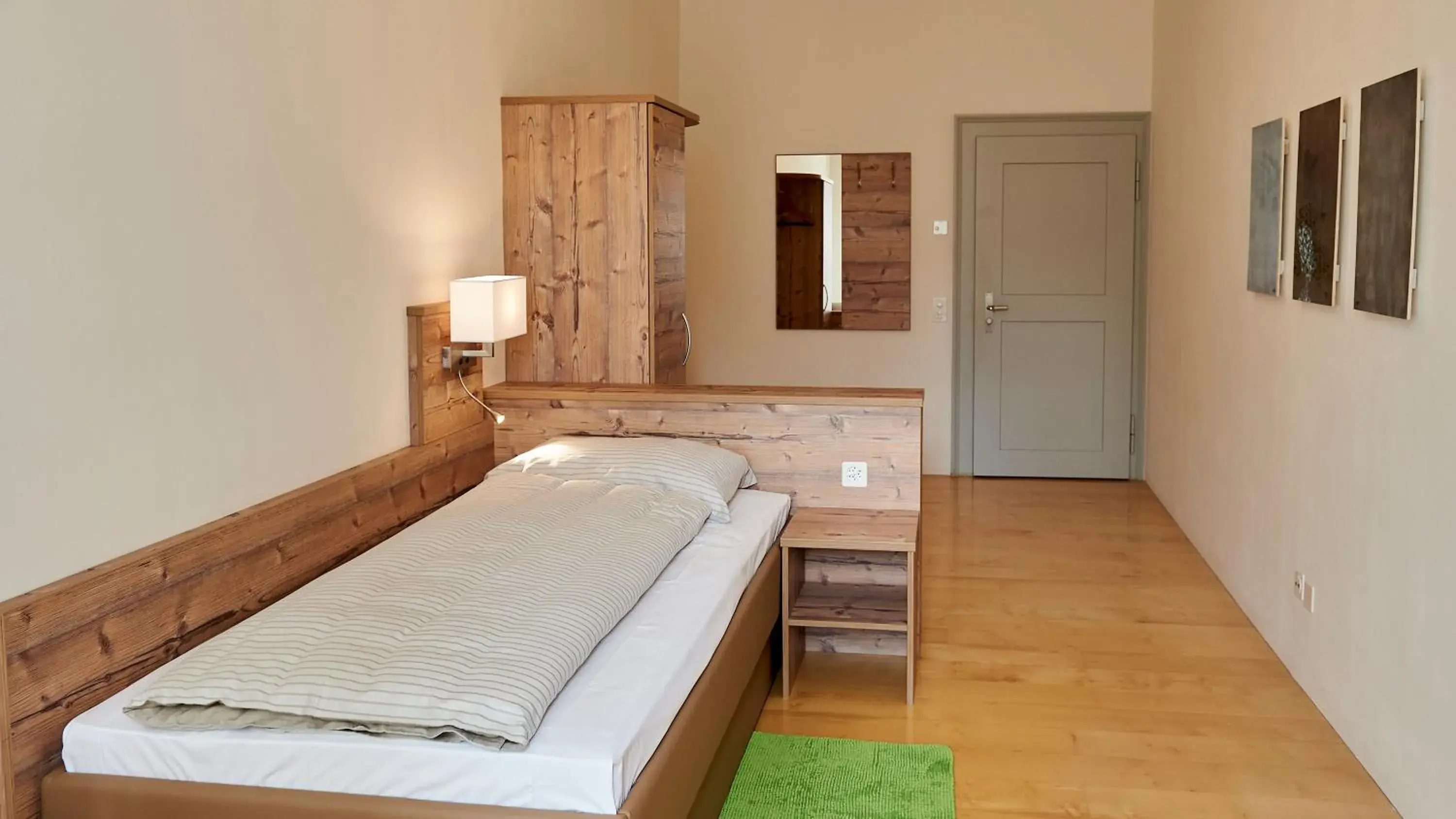 Single Room in Klosterhotel Kreuz Single Room in Klosterhotel Kreuz