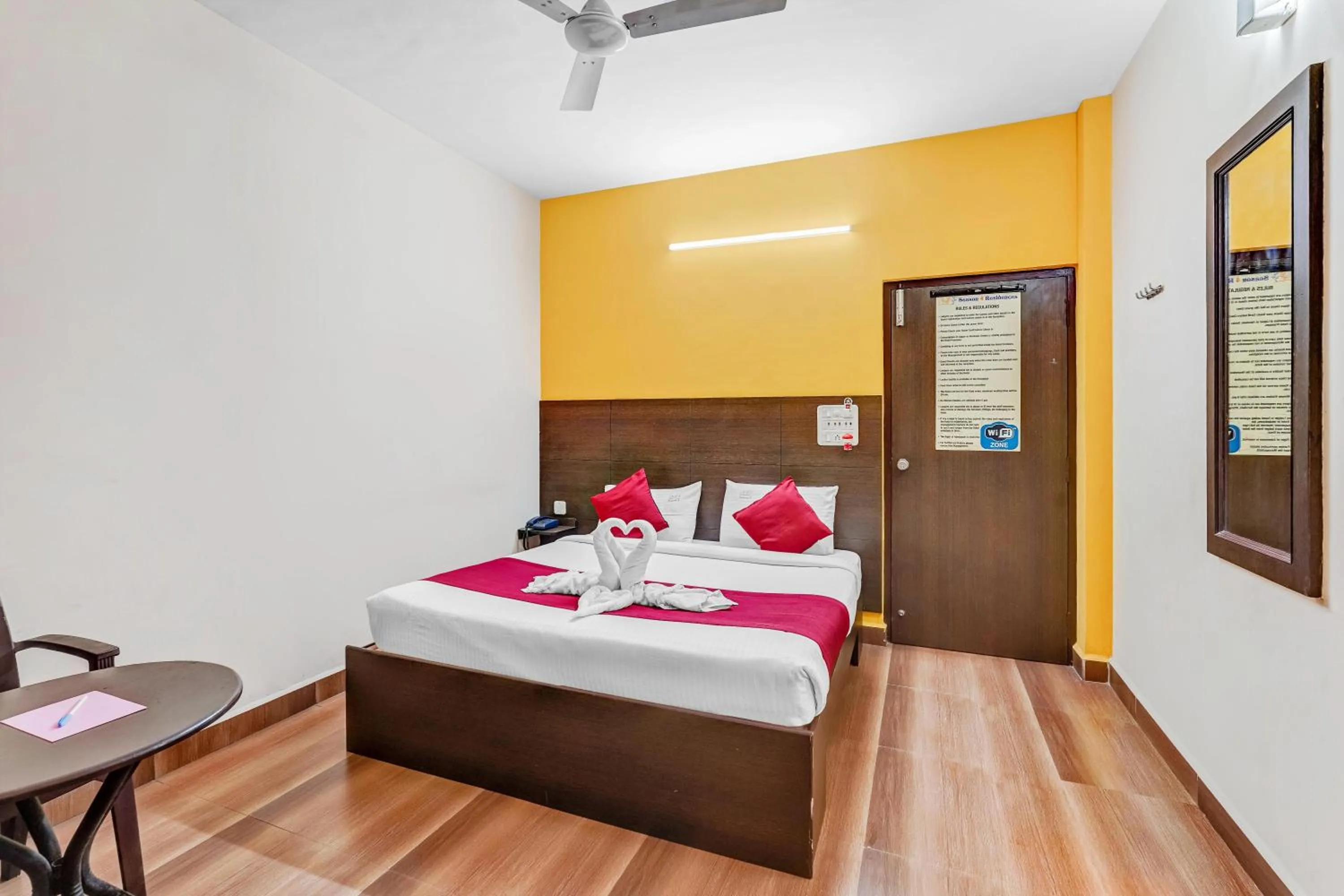 Bed in Season 4 Residences -Thiruvanmiyur Near Tidel park Apollo Proton cancer center and IIT Madras Research Park