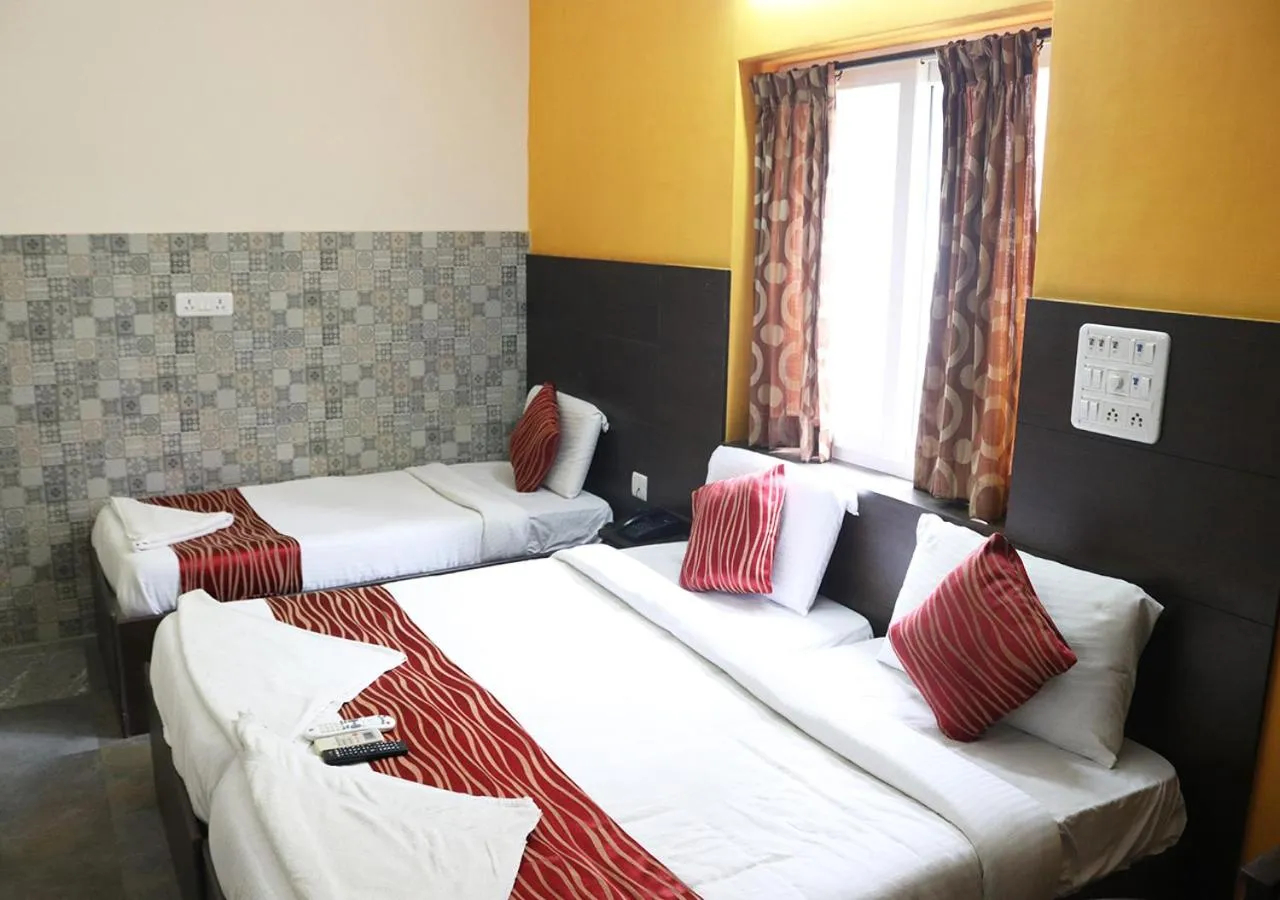 Bed in Season 4 Residences -Thiruvanmiyur Near Tidel park Apollo Proton cancer center and IIT Madras Research Park