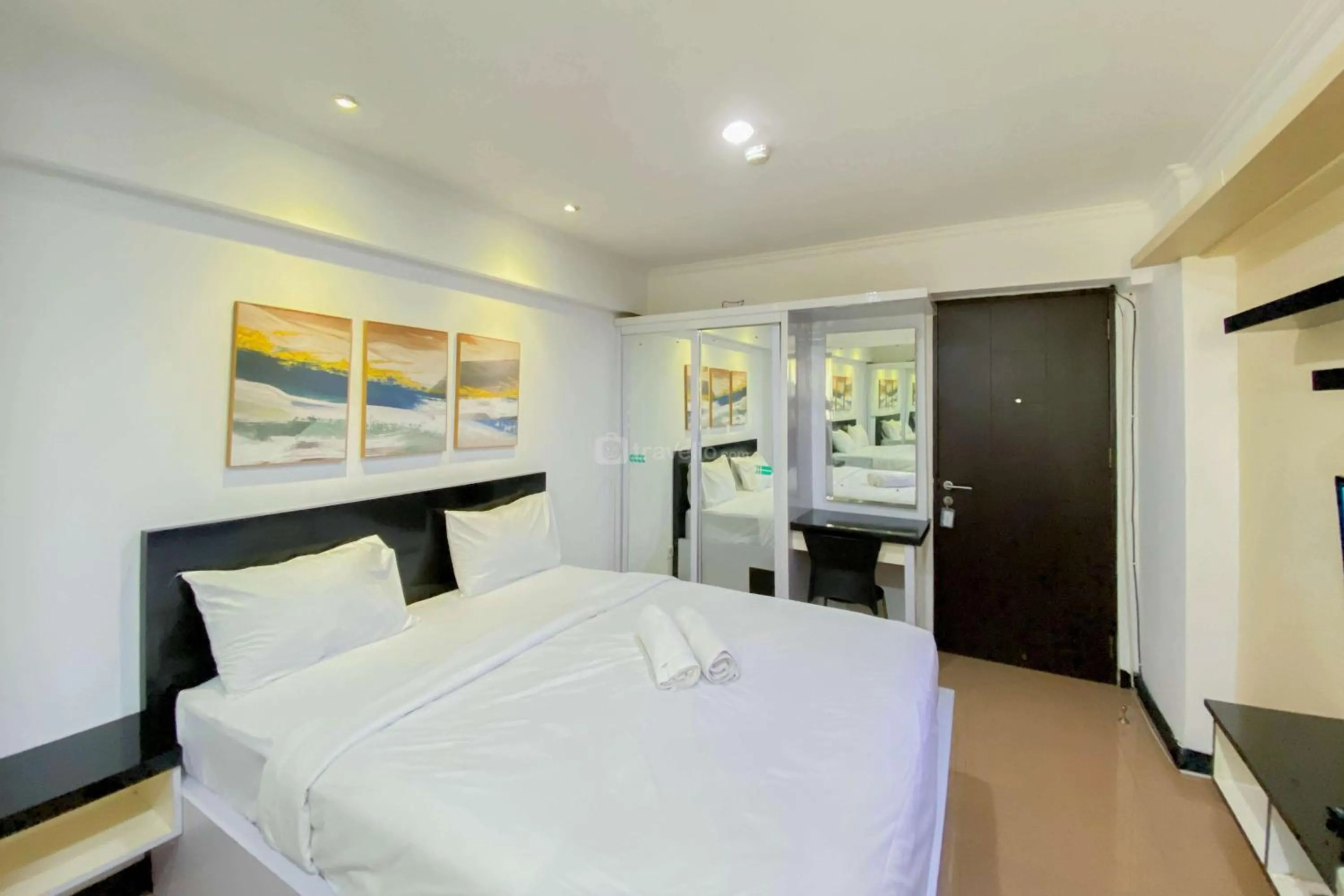 Comfortable Stay Studio at Kebagusan City Apartment By Travelio