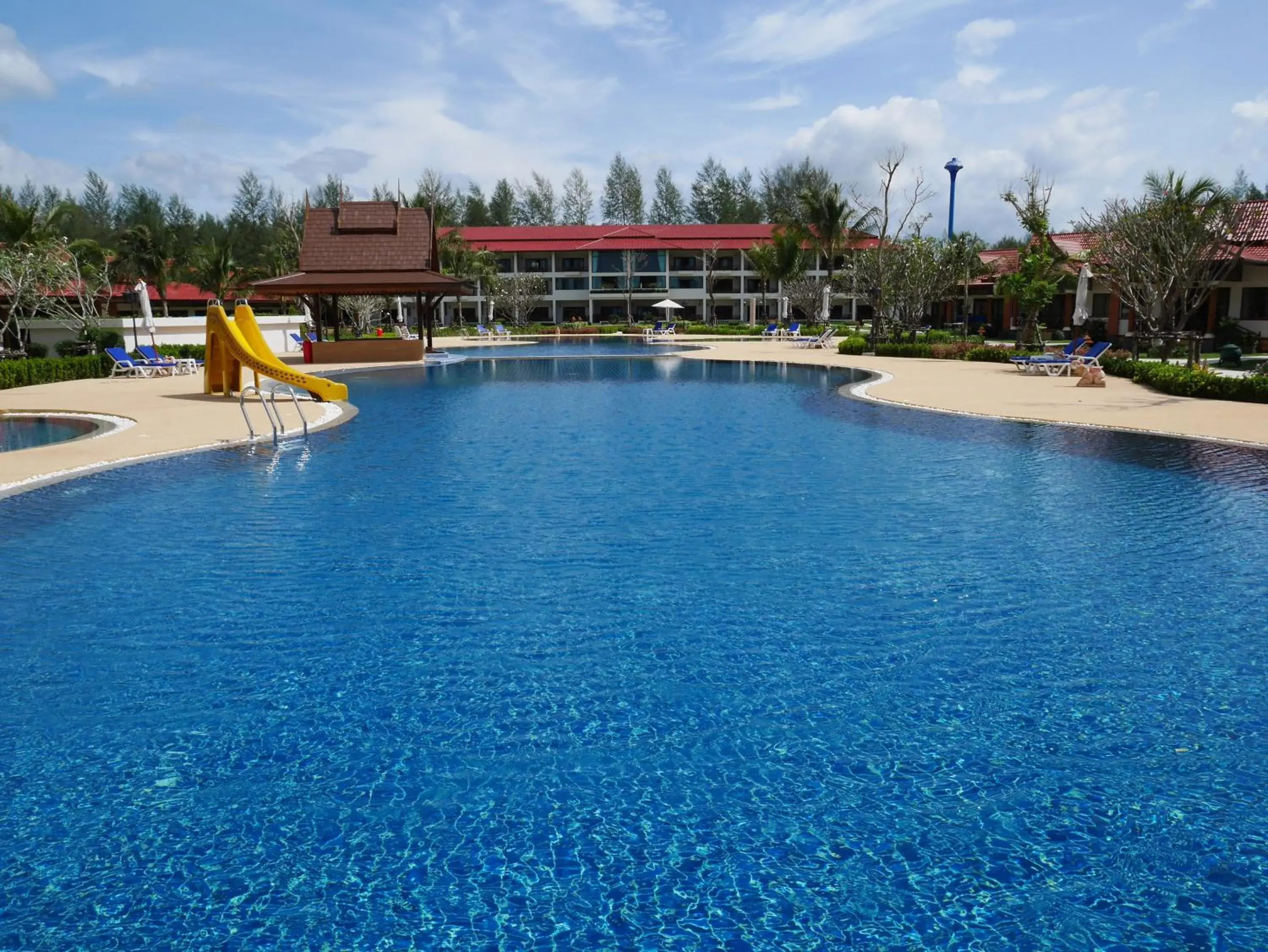 Swimming pool in The Sunset Beach Resort - Koh Kho Khao Swimming pool in The Sunset Beach Resort - Koh Kho Khao