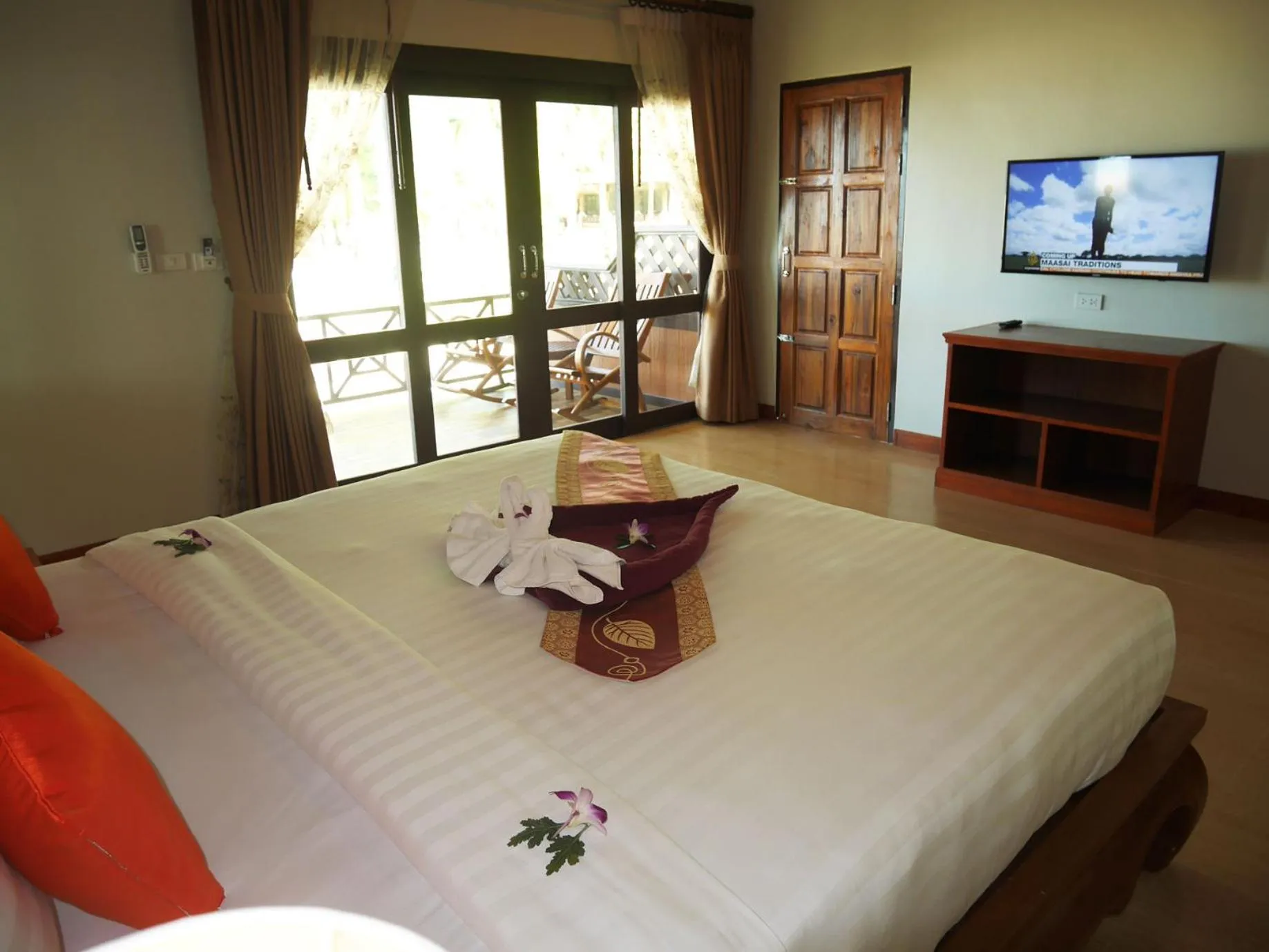 Photo of the whole room, Bed in The Sunset Beach Resort - Koh Kho Khao