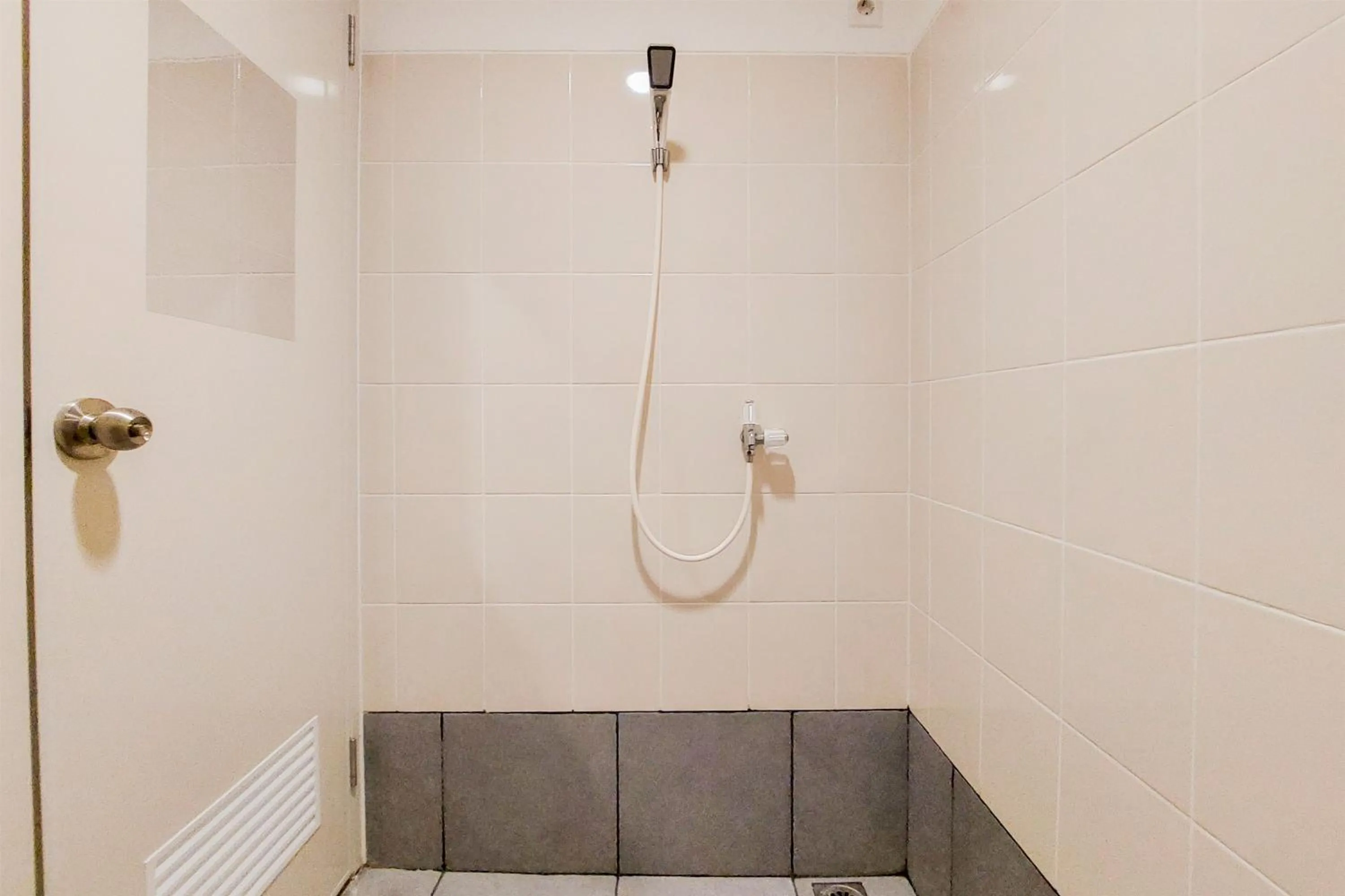 Homey and Cozy Studio Akasa Pure Living BSD Apartment By Travelio