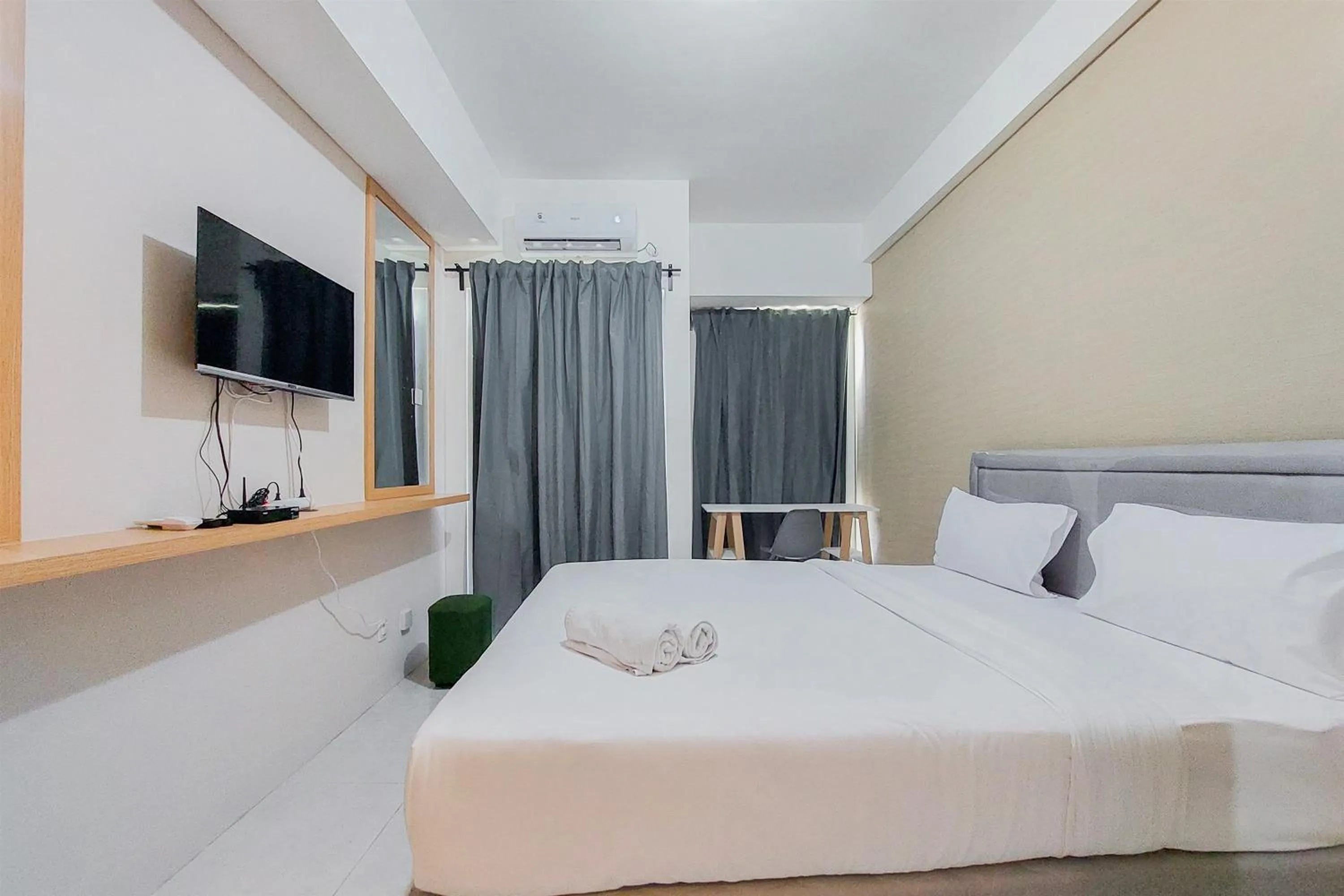 Homey and Cozy Studio Akasa Pure Living BSD Apartment By Travelio