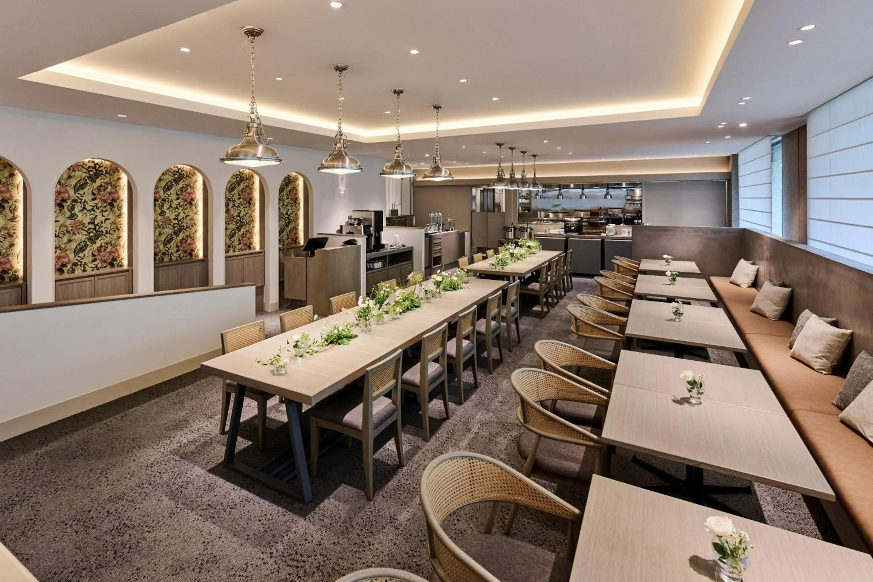 Restaurant/places to eat in Hotel Flora Funabashi