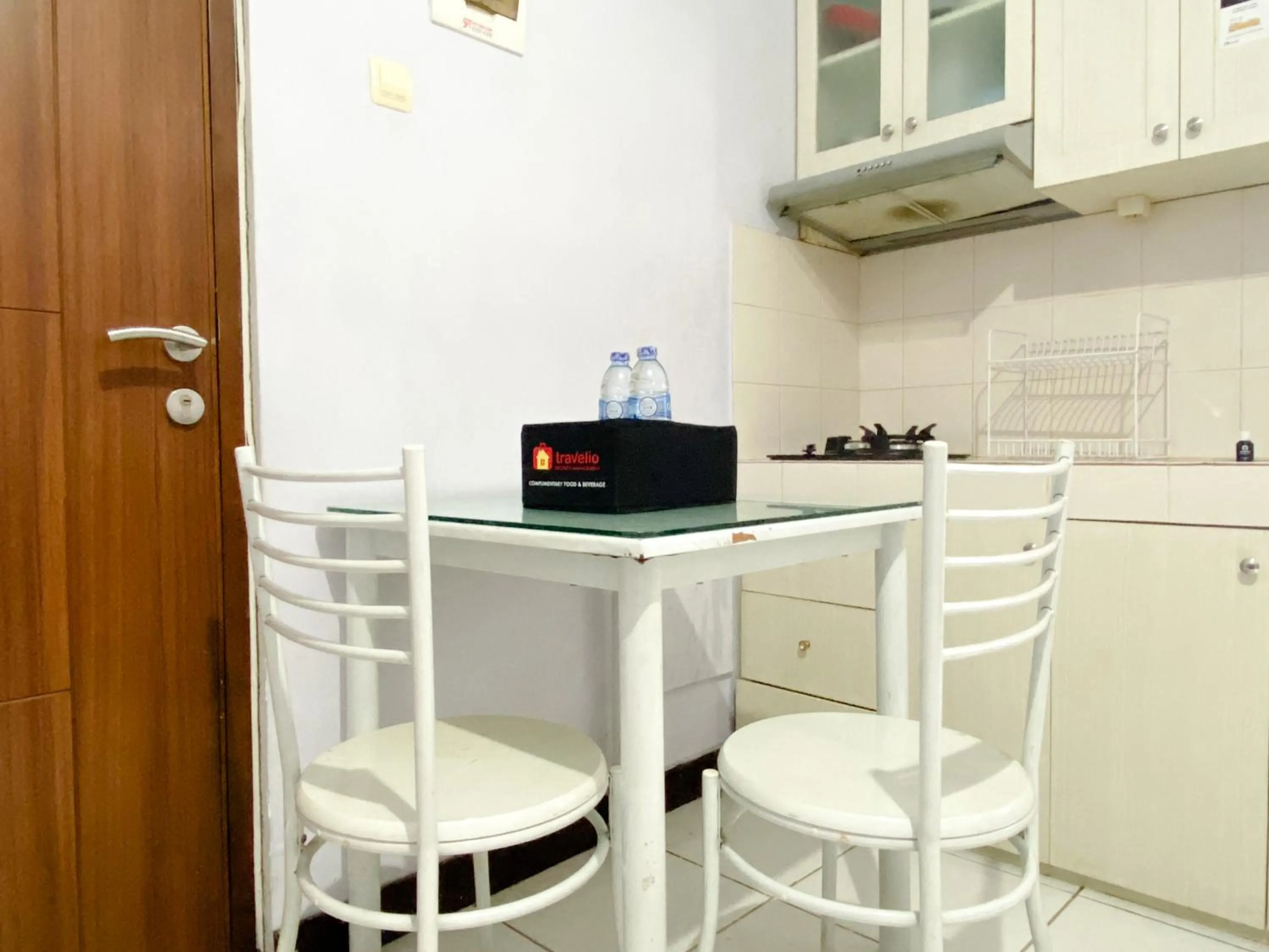 Homey and Cozy Living 2BR Lagoon Bekasi Town Square Apartment By Travelio