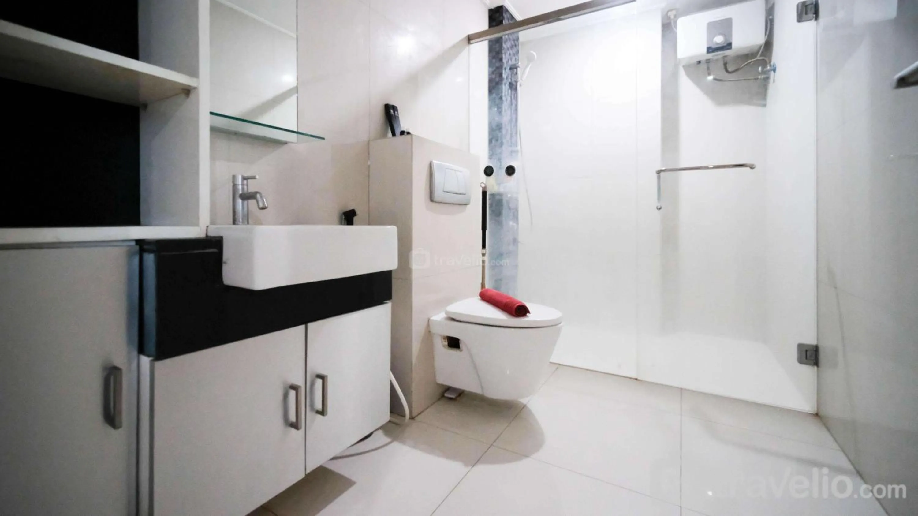 Stunning and Cozy 1BR at The Via and The Vue Apartment By Travelio