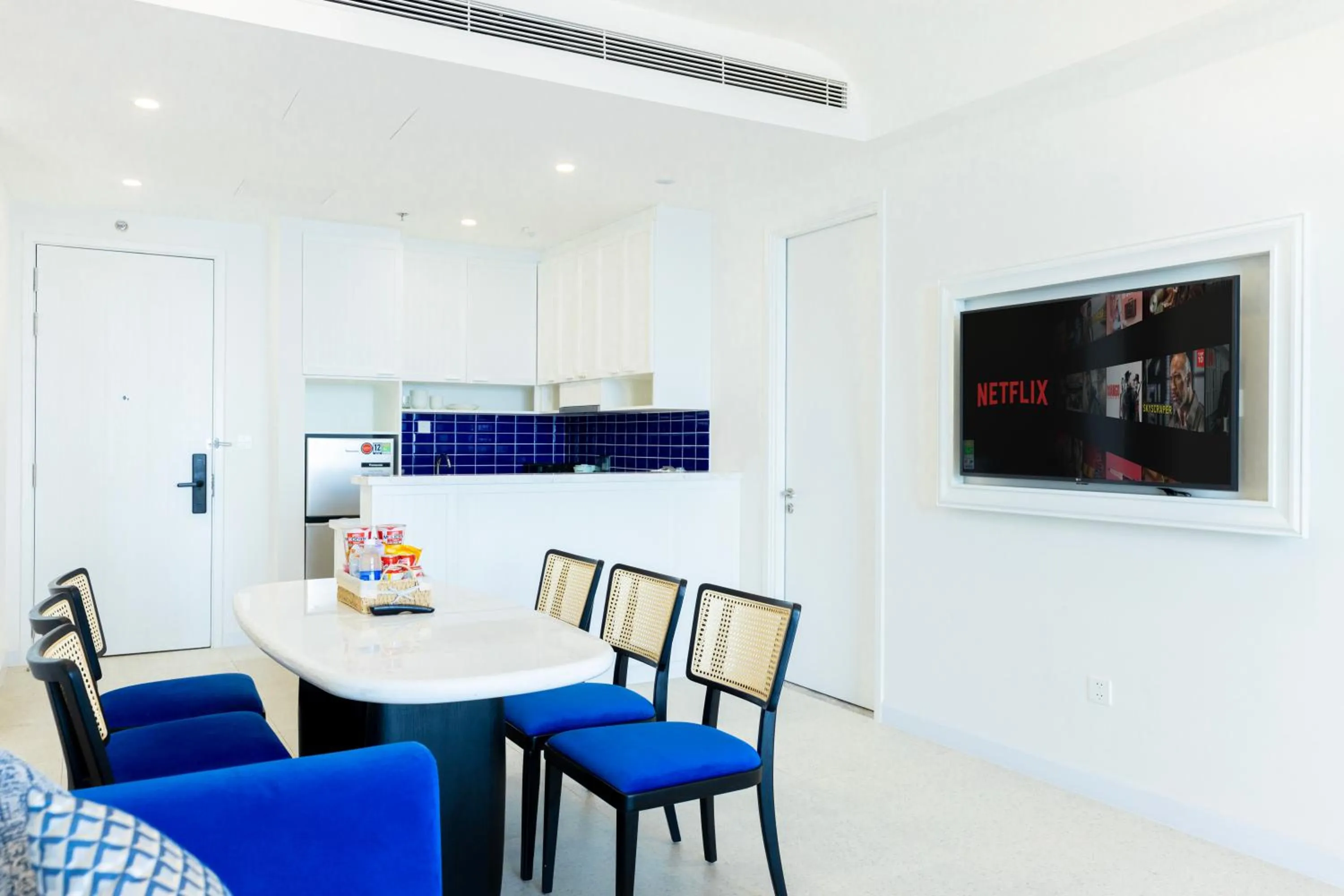 Seating area in Elyday Apartment Hillside Phu Quoc - Sea & Firework view