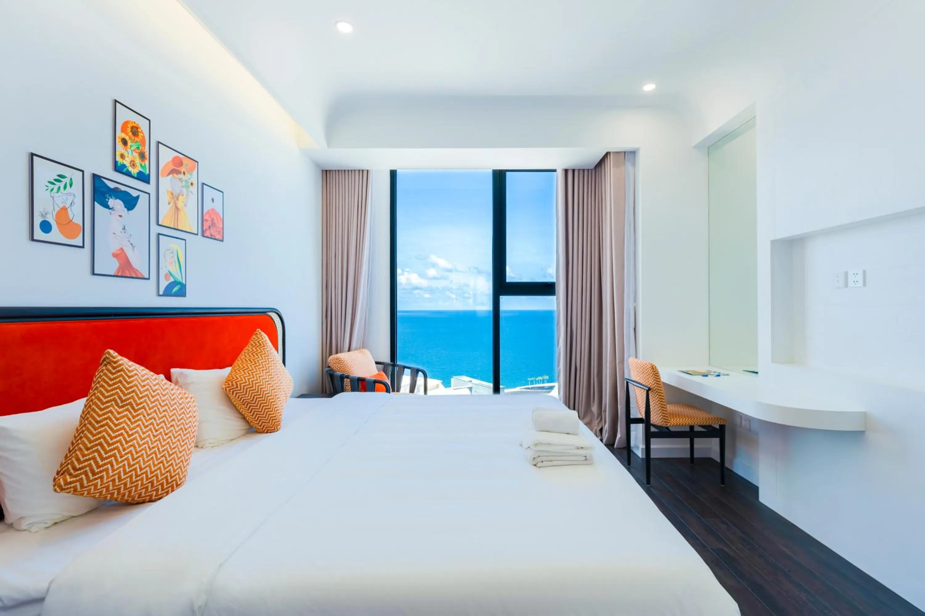Sea view, Bed in Elyday Apartment Hillside Phu Quoc - Sea & Firework view