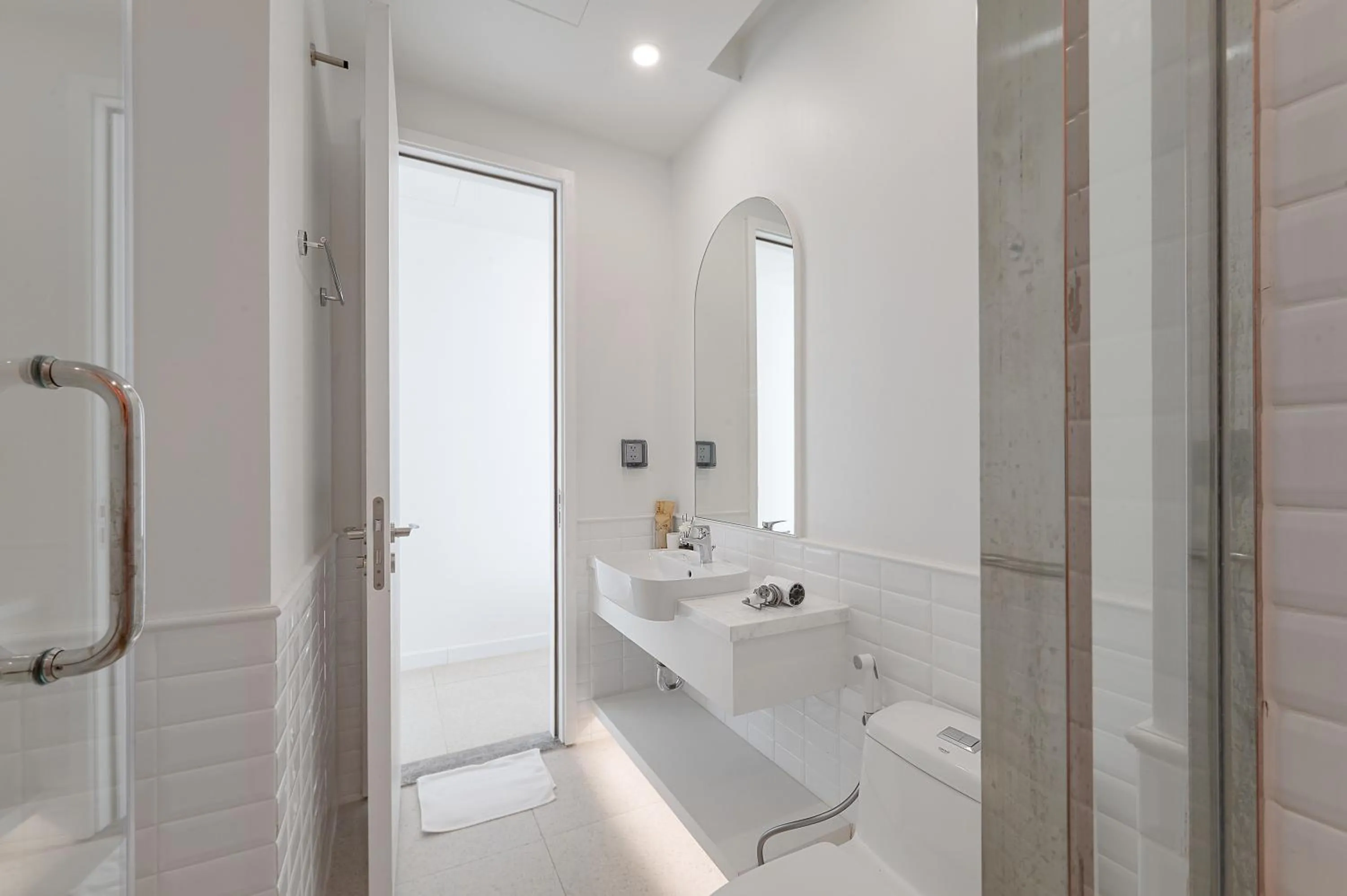 Bathroom in Elyday Apartment Hillside Phu Quoc - Sea & Firework view