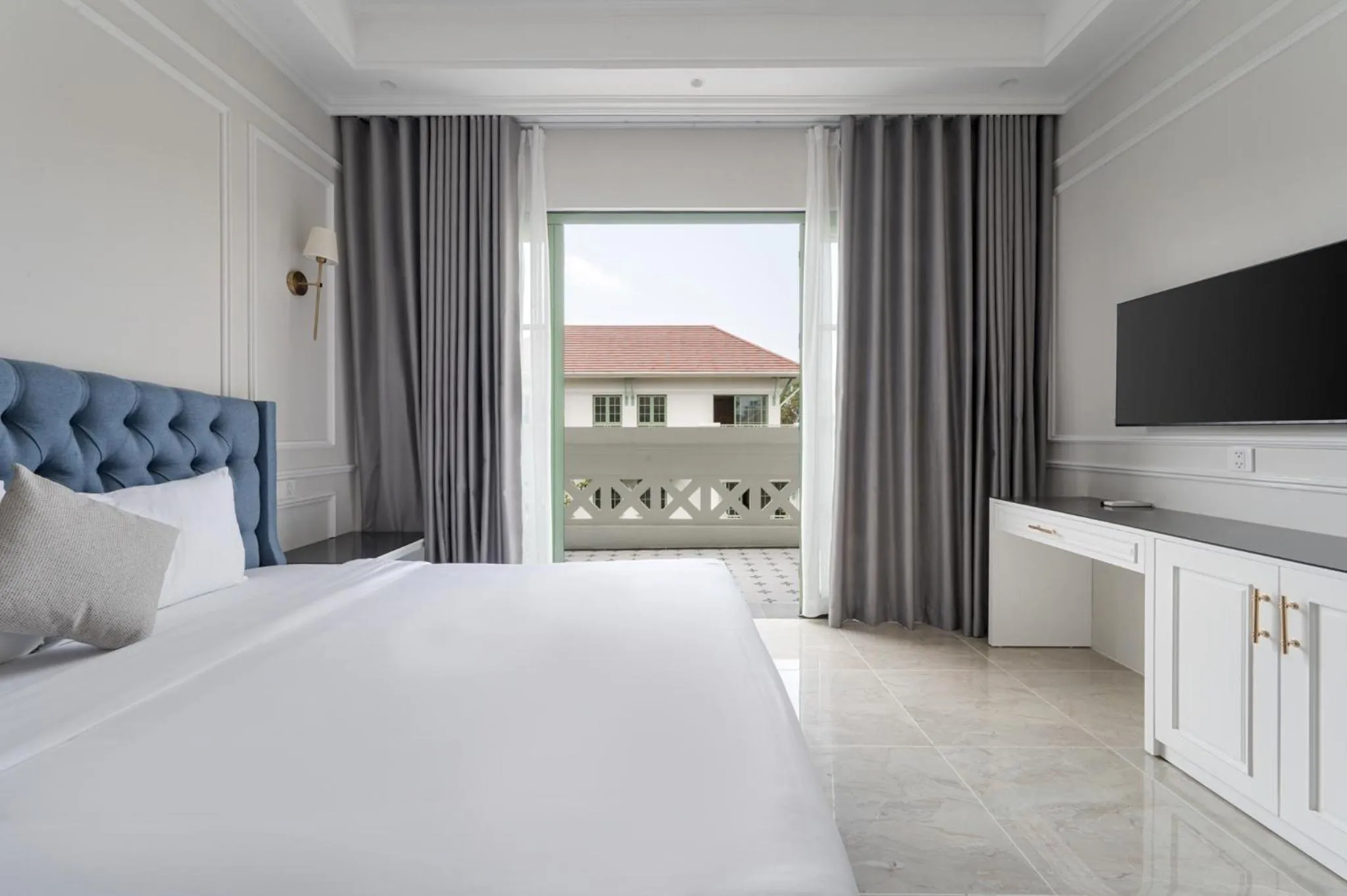 Bed in Elyday Apartment Hillside Phu Quoc - Sea & Firework view