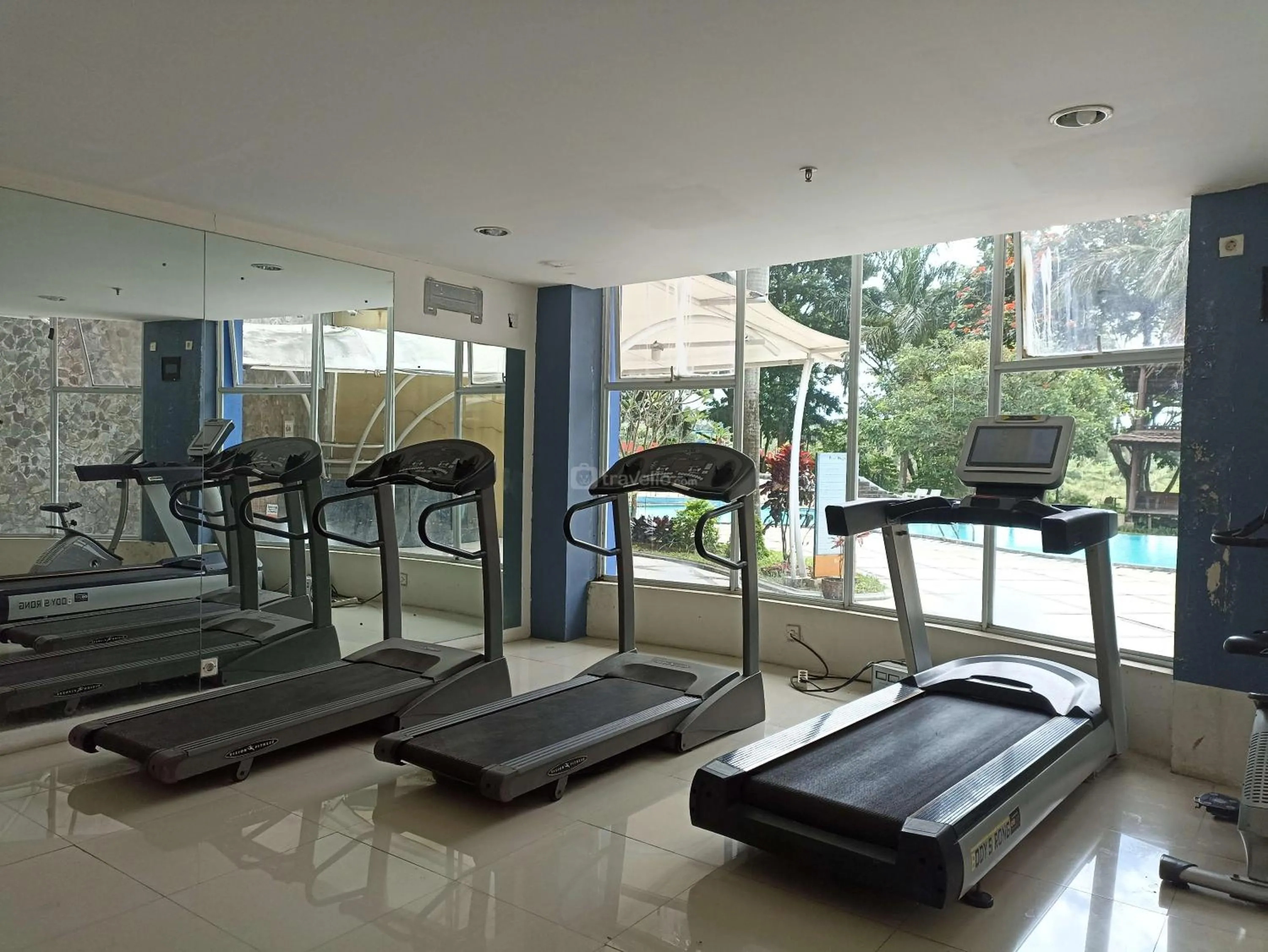 Fitness centre/facilities in Cozy 1BR at Marbella Suites Dago Pakar Bandung Apartment By Travelio