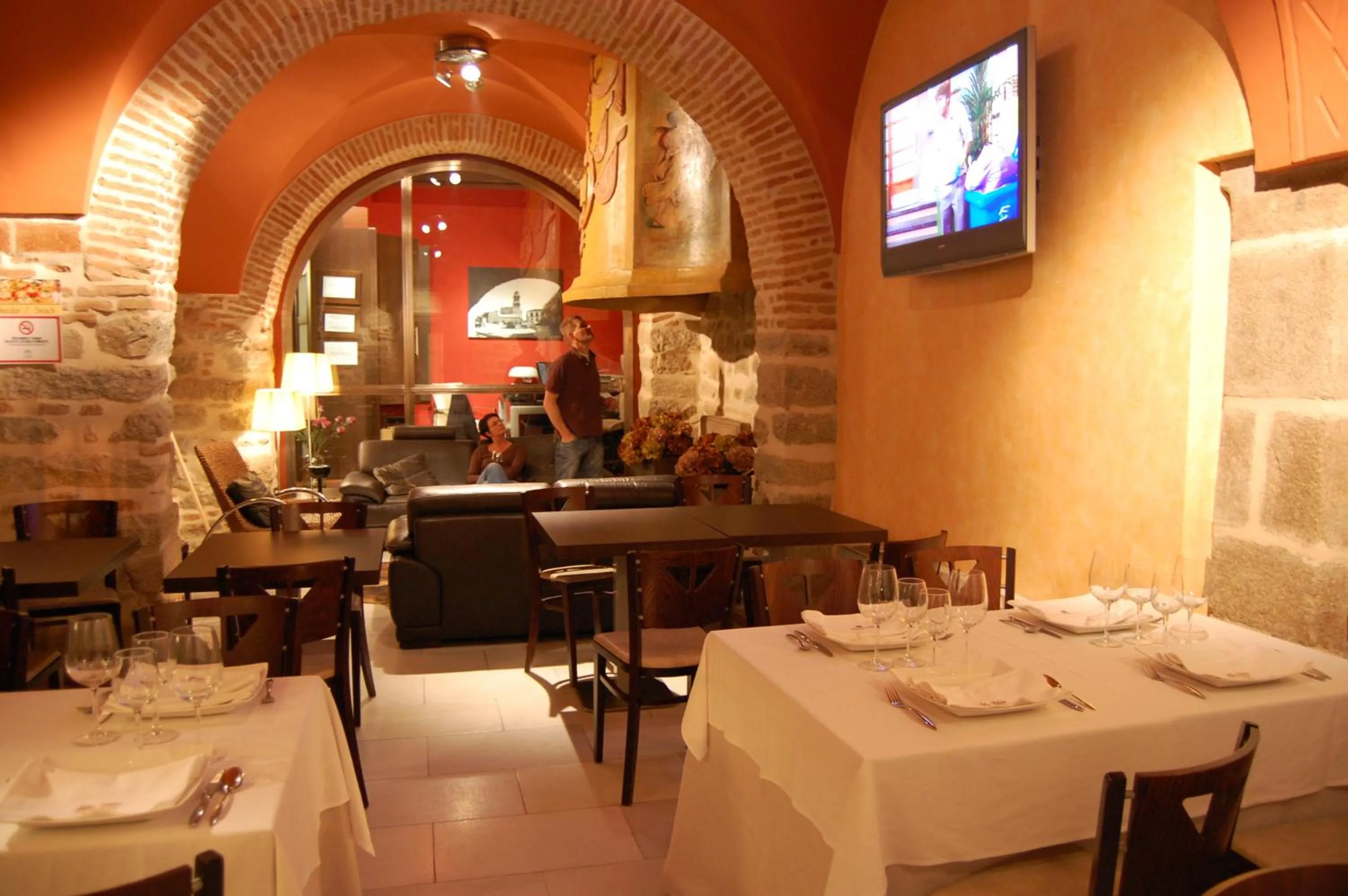 Restaurant/places to eat in Hotel Los Usías