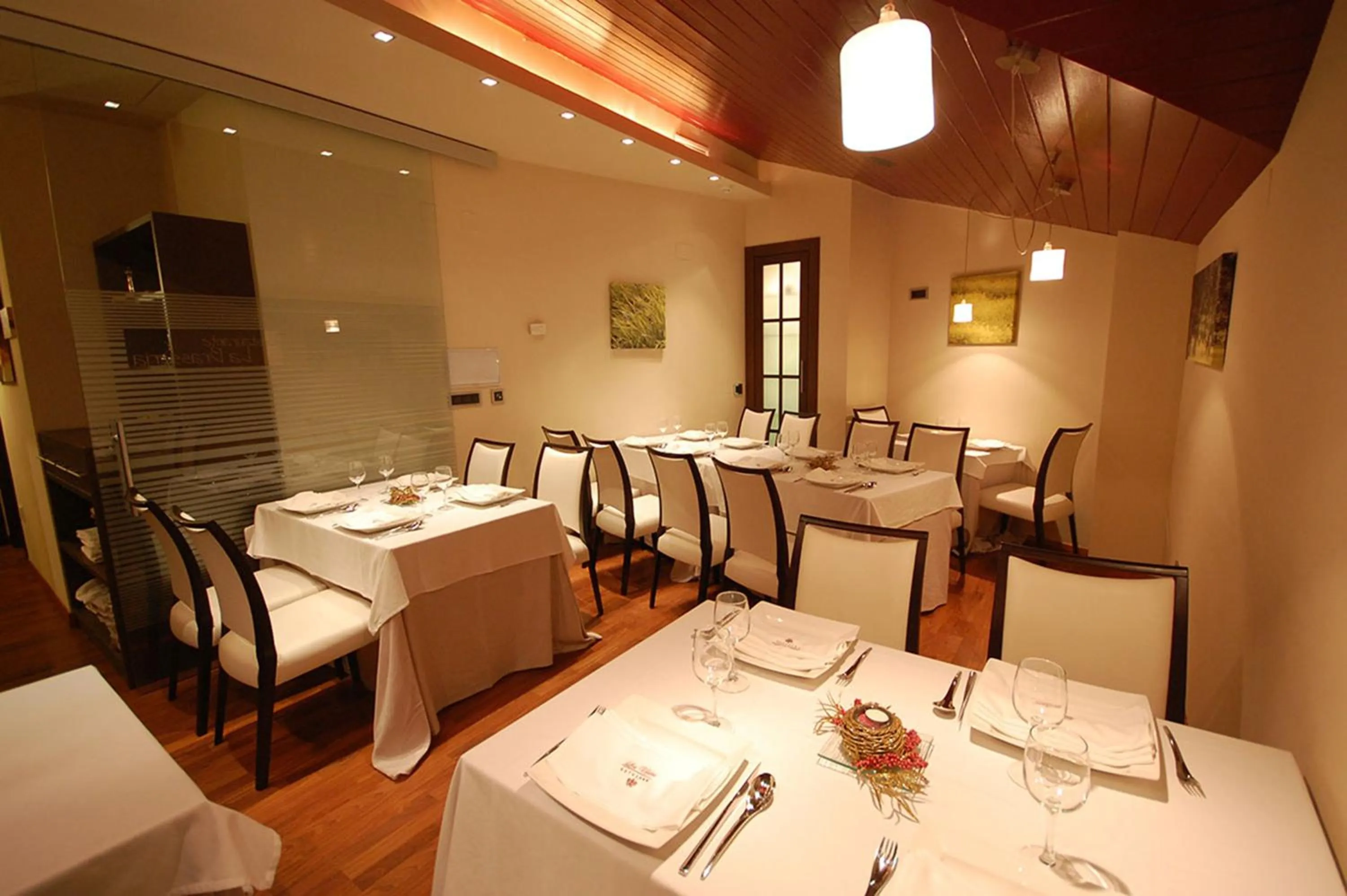 Restaurant/places to eat in Hotel Los Usías