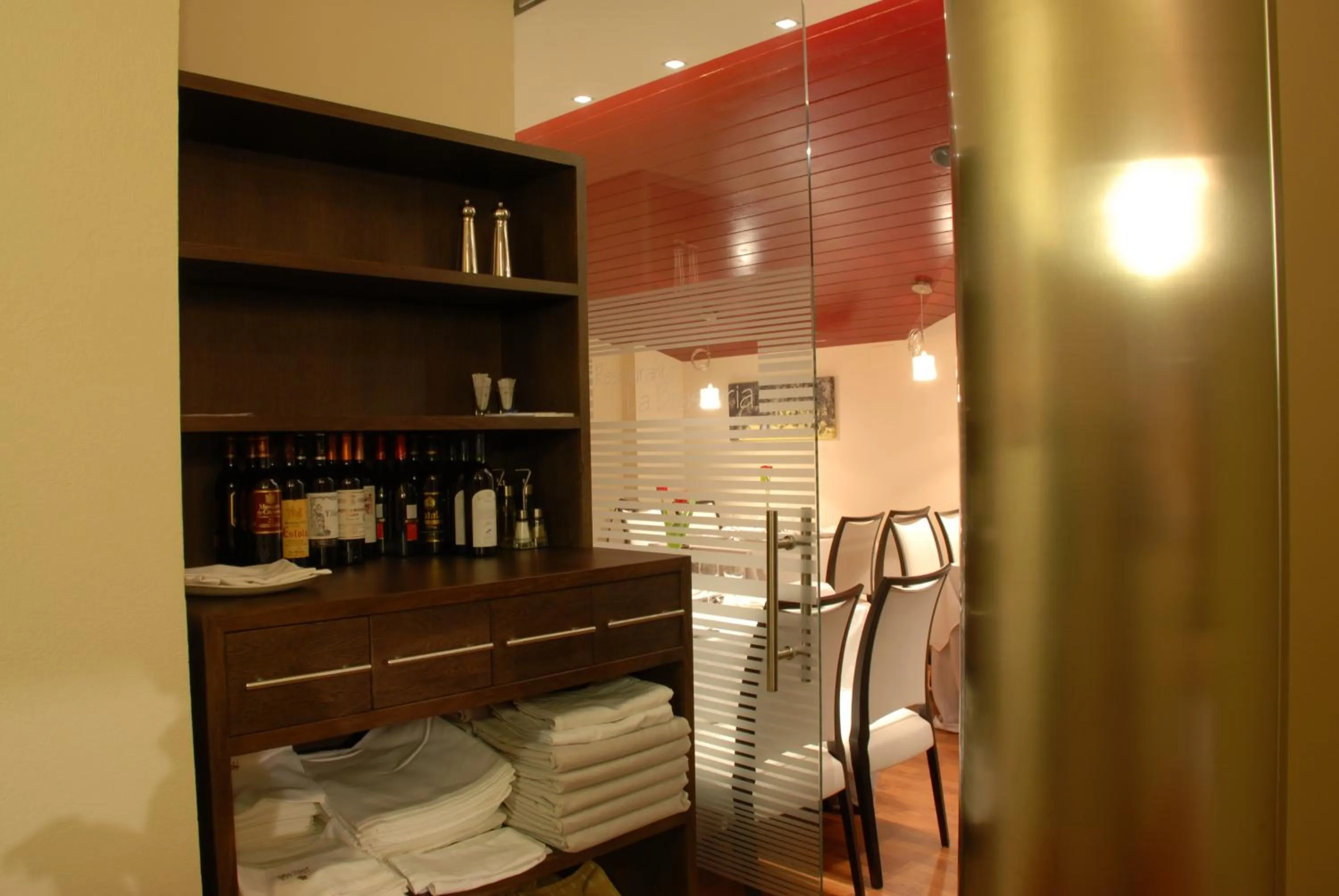 Restaurant/places to eat in Hotel Los Usías