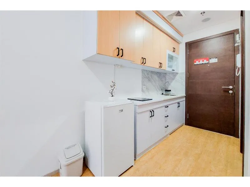 Minimalist Studio Room near Campus at Pacific Garden Alam Sutera Apartment By Travelio