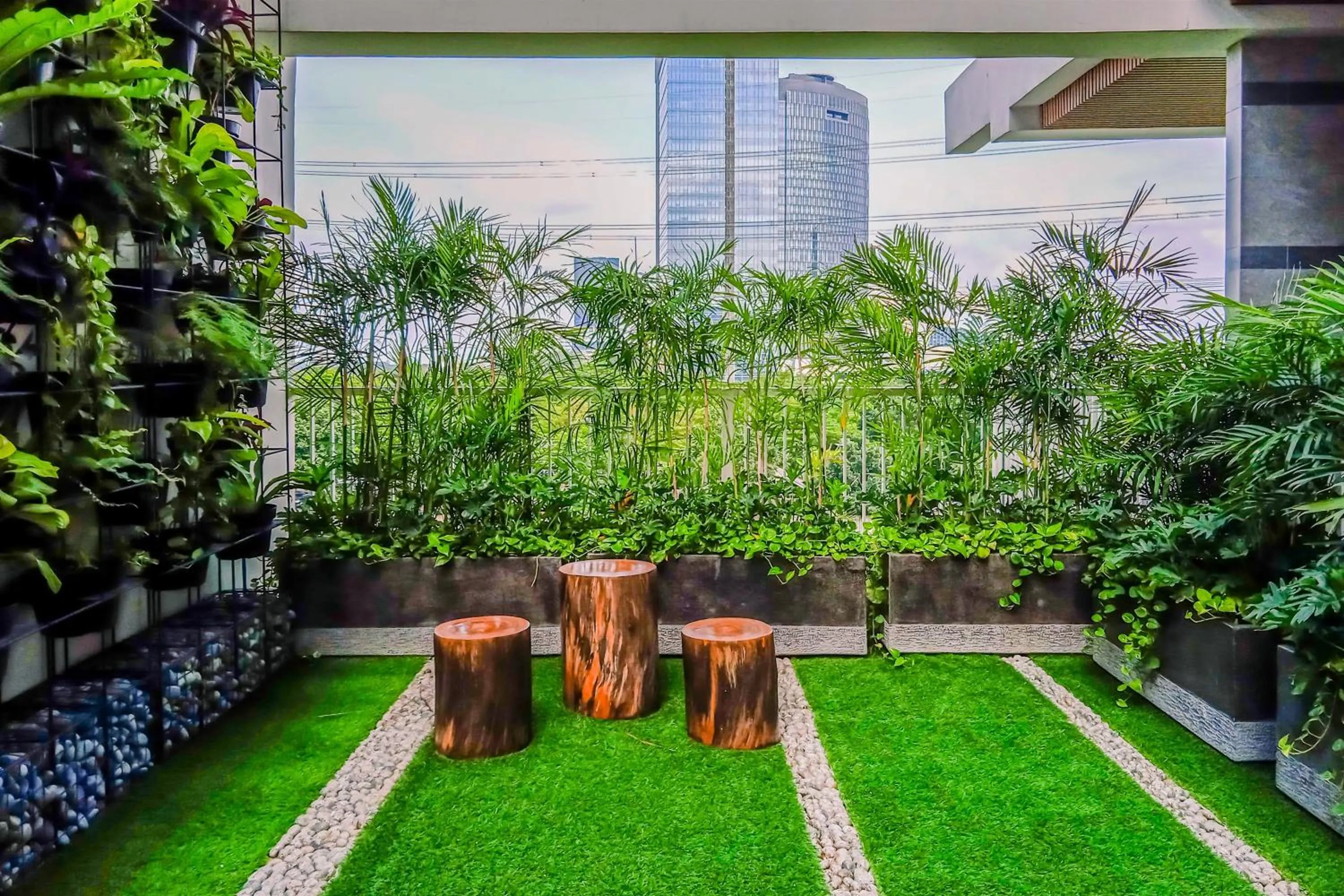 Minimalist Studio Room near Campus at Pacific Garden Alam Sutera Apartment By Travelio