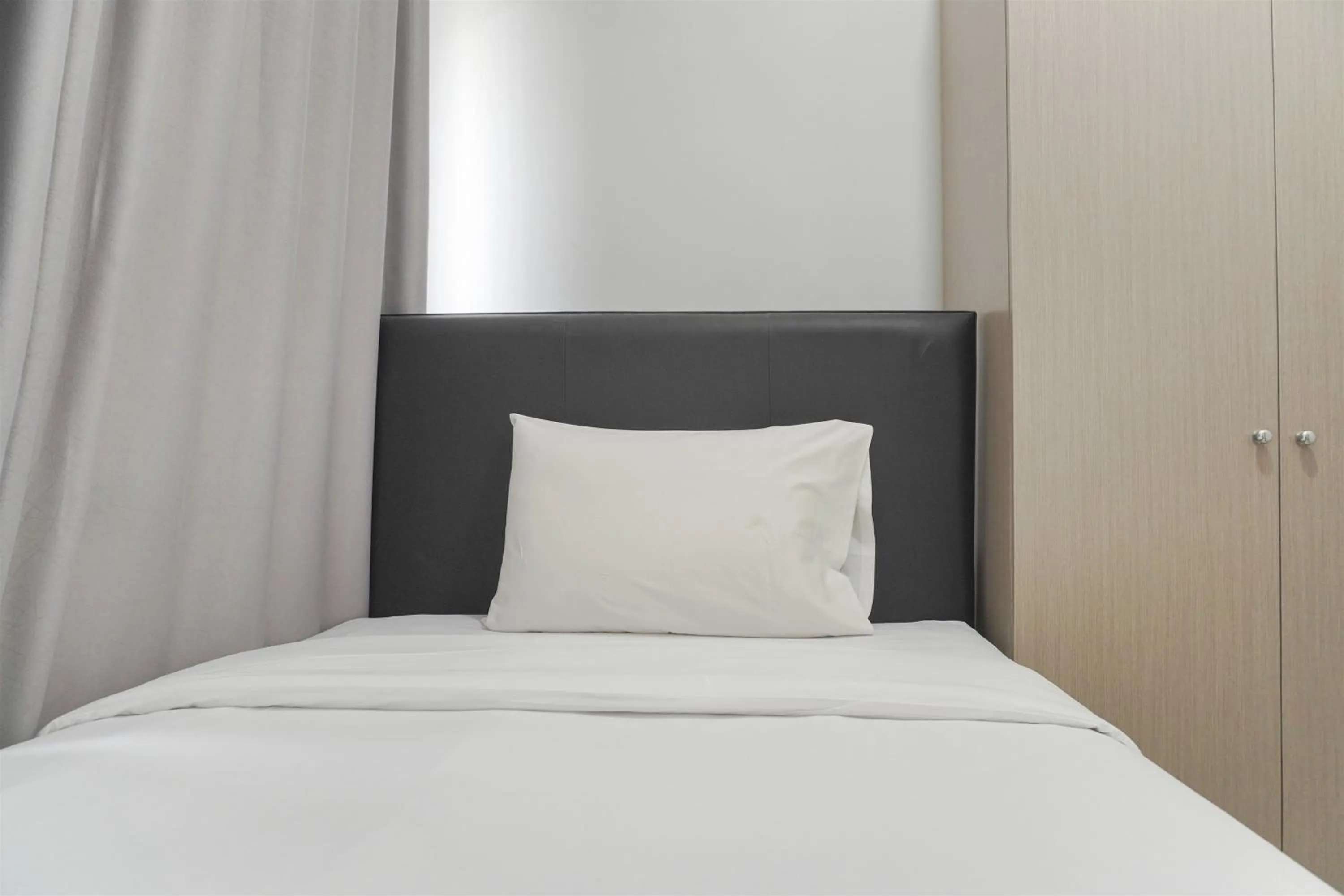 Comfort Stay 2BR Apartment M-Town Residence By Travelio
