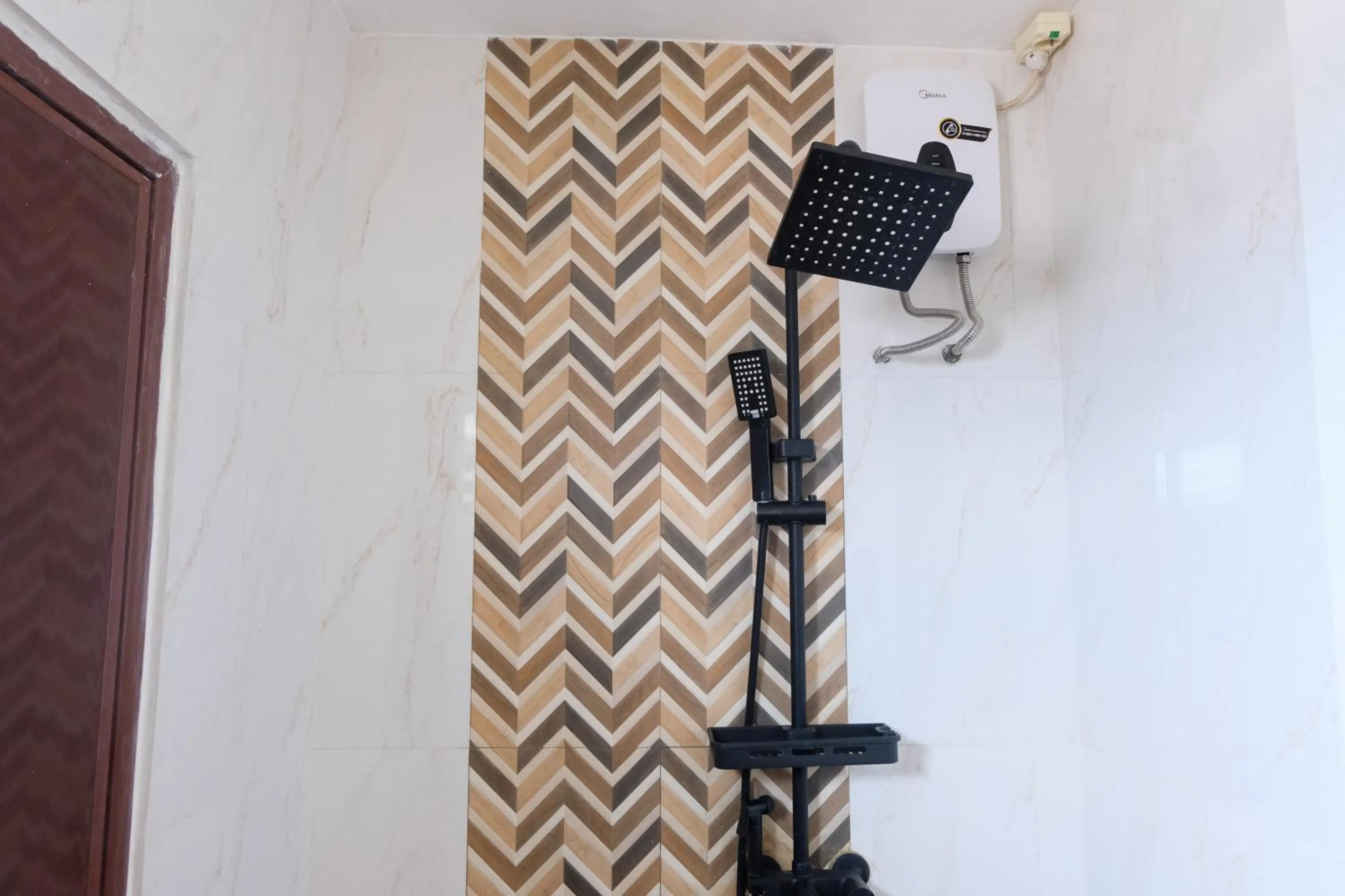 Spacious and Modern 3BR Apartment at Gateway Ahmad Yani Cicadas By Travelio