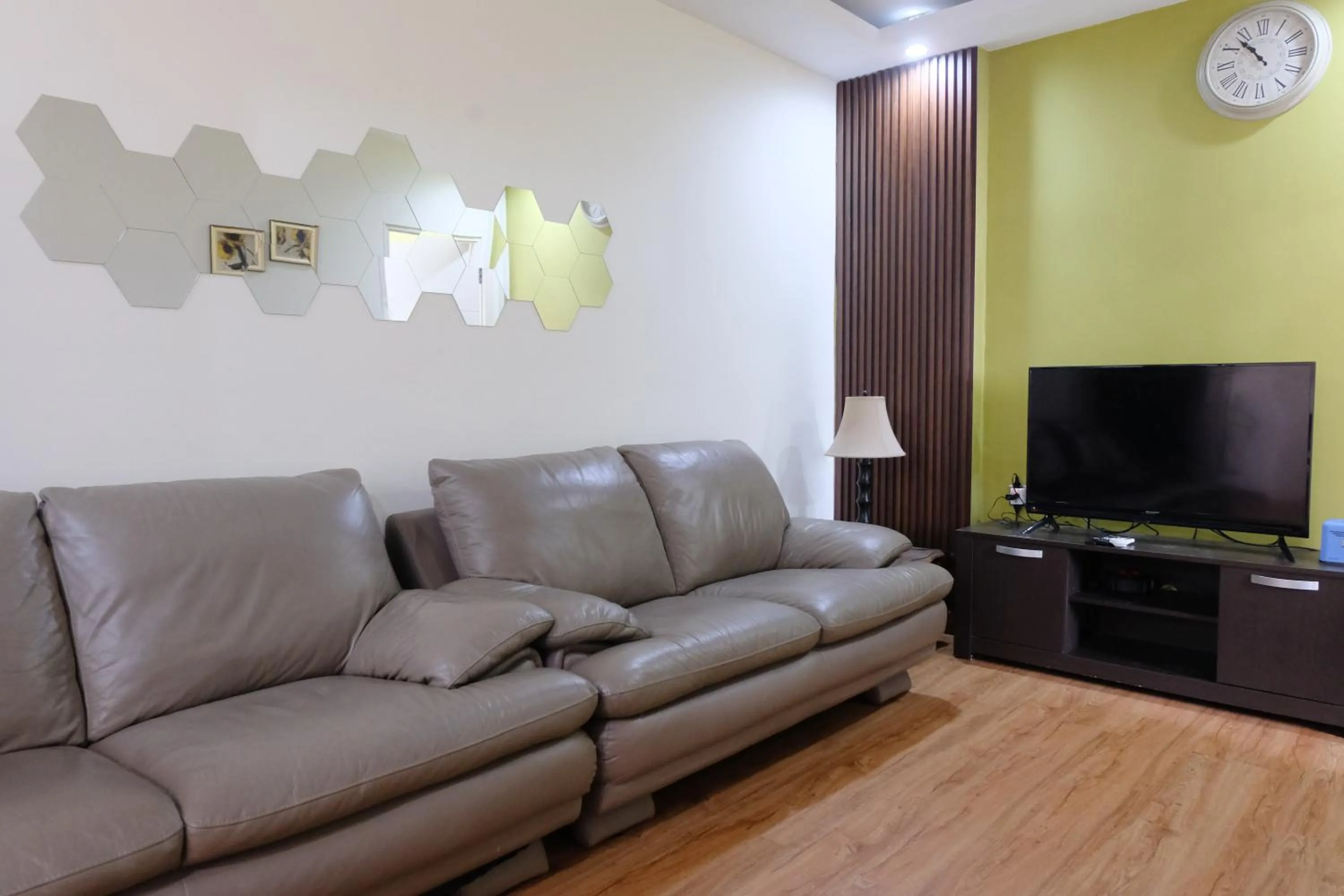 Spacious and Modern 3BR Apartment at Gateway Ahmad Yani Cicadas By Travelio