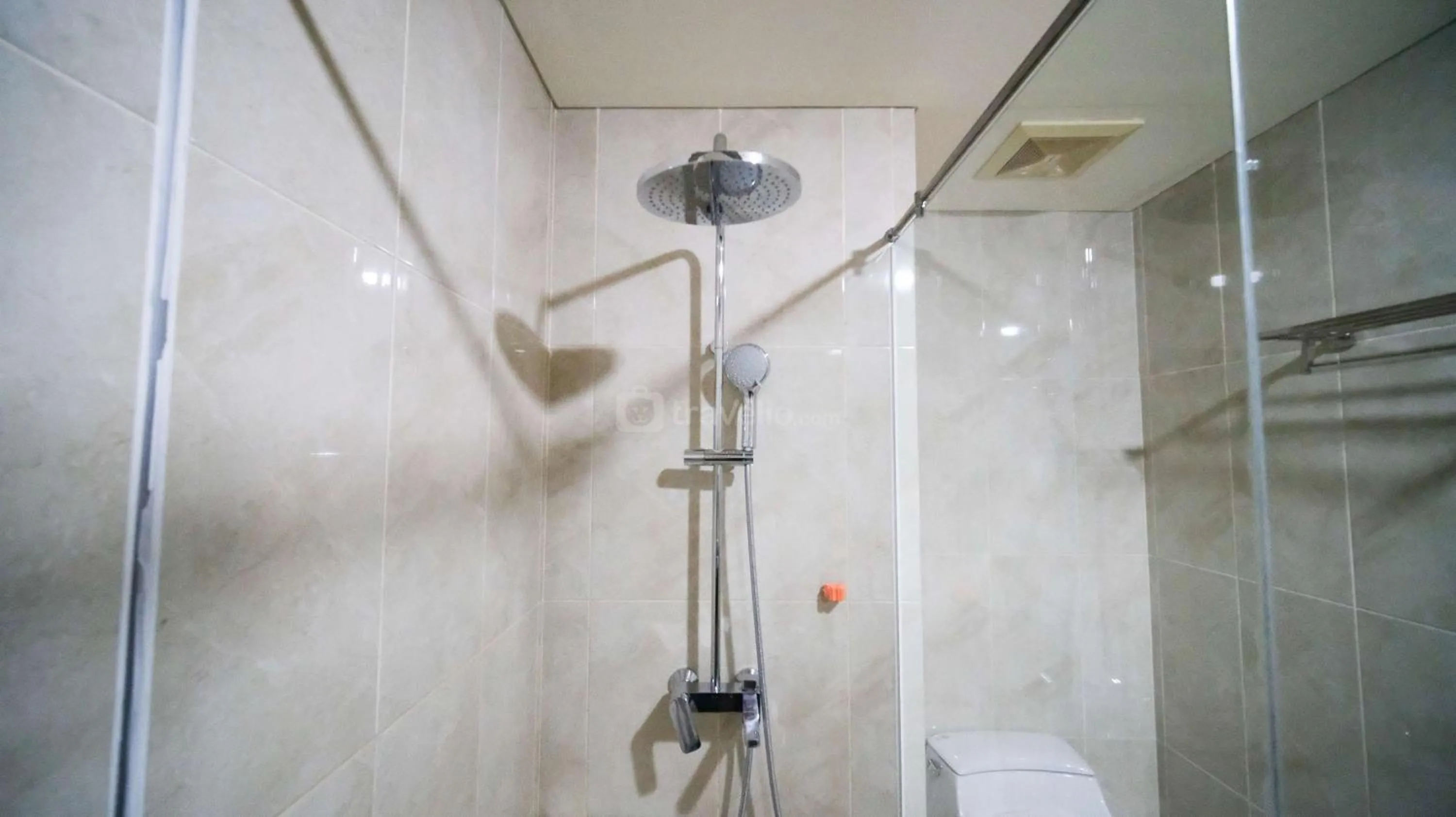 Bed in Best Location and Strategic 2BR at Praxis Apartment By Travelio