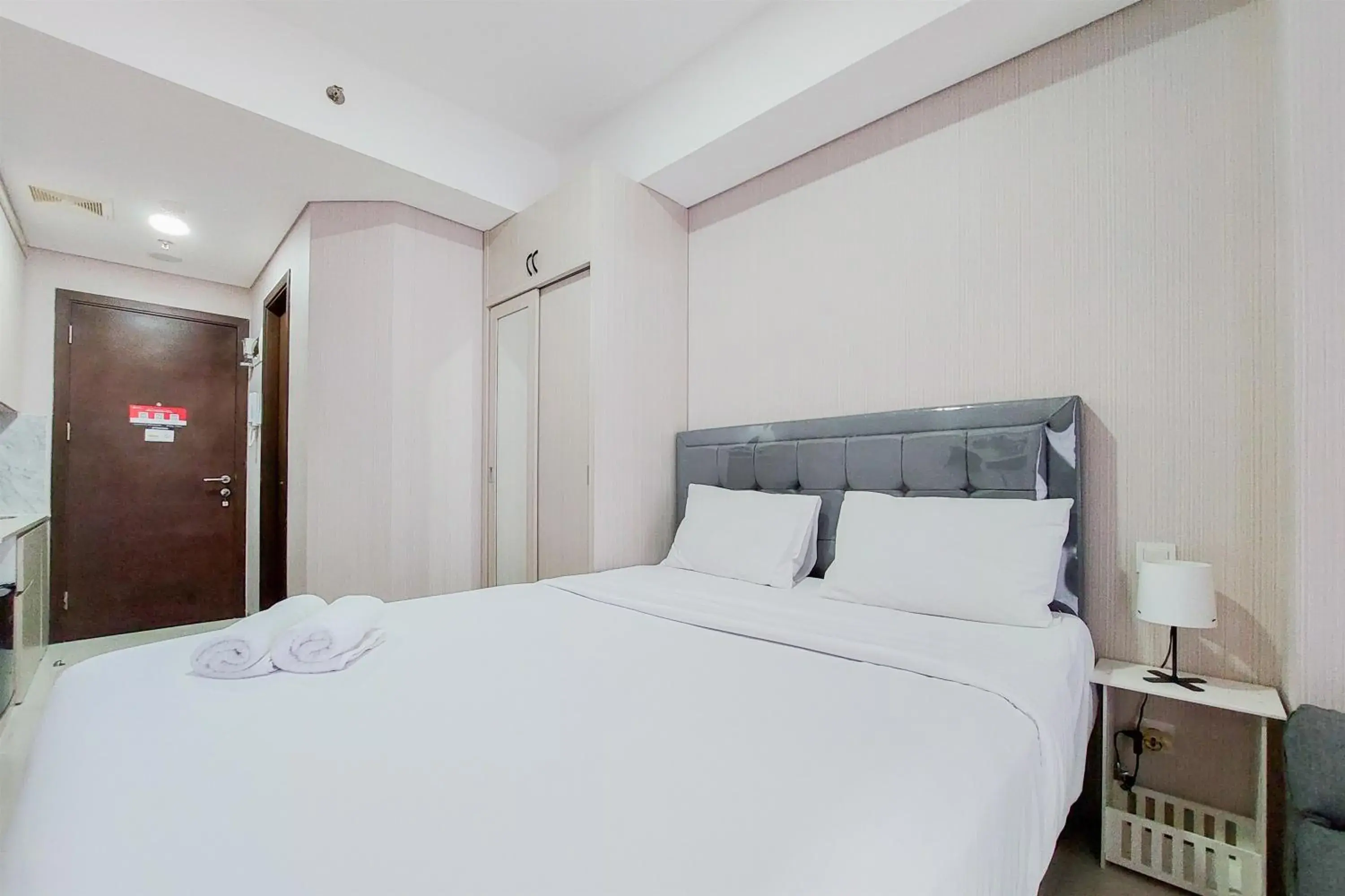 Nice and Elegant Studio near Campus at Pacific Garden Alam Sutera Apartment By Travelio Nice and Elegant Studio near Campus at Pacific Garden Alam Sutera Apartment By Travelio