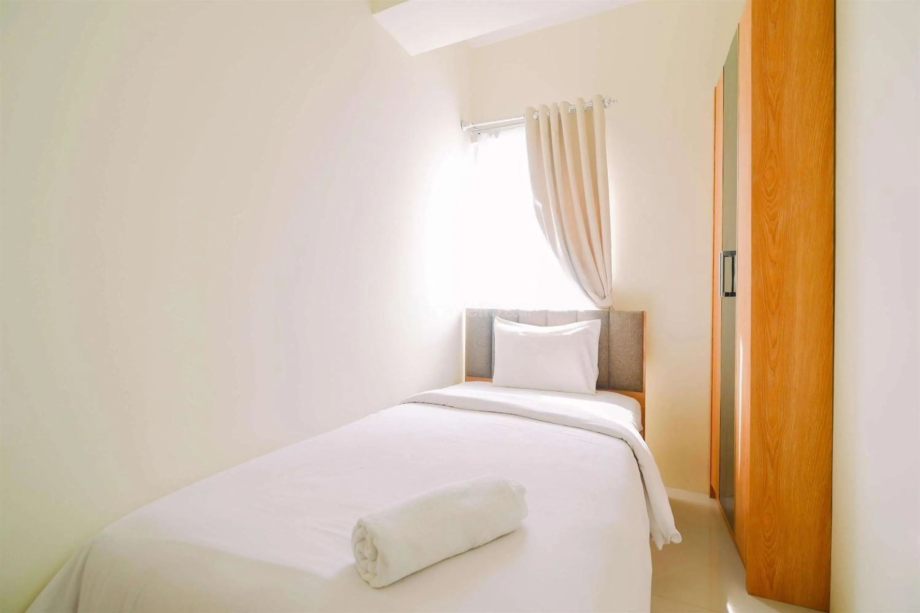 Warm and Cozy Living 2BR Bogorienze Apartment By Travelio