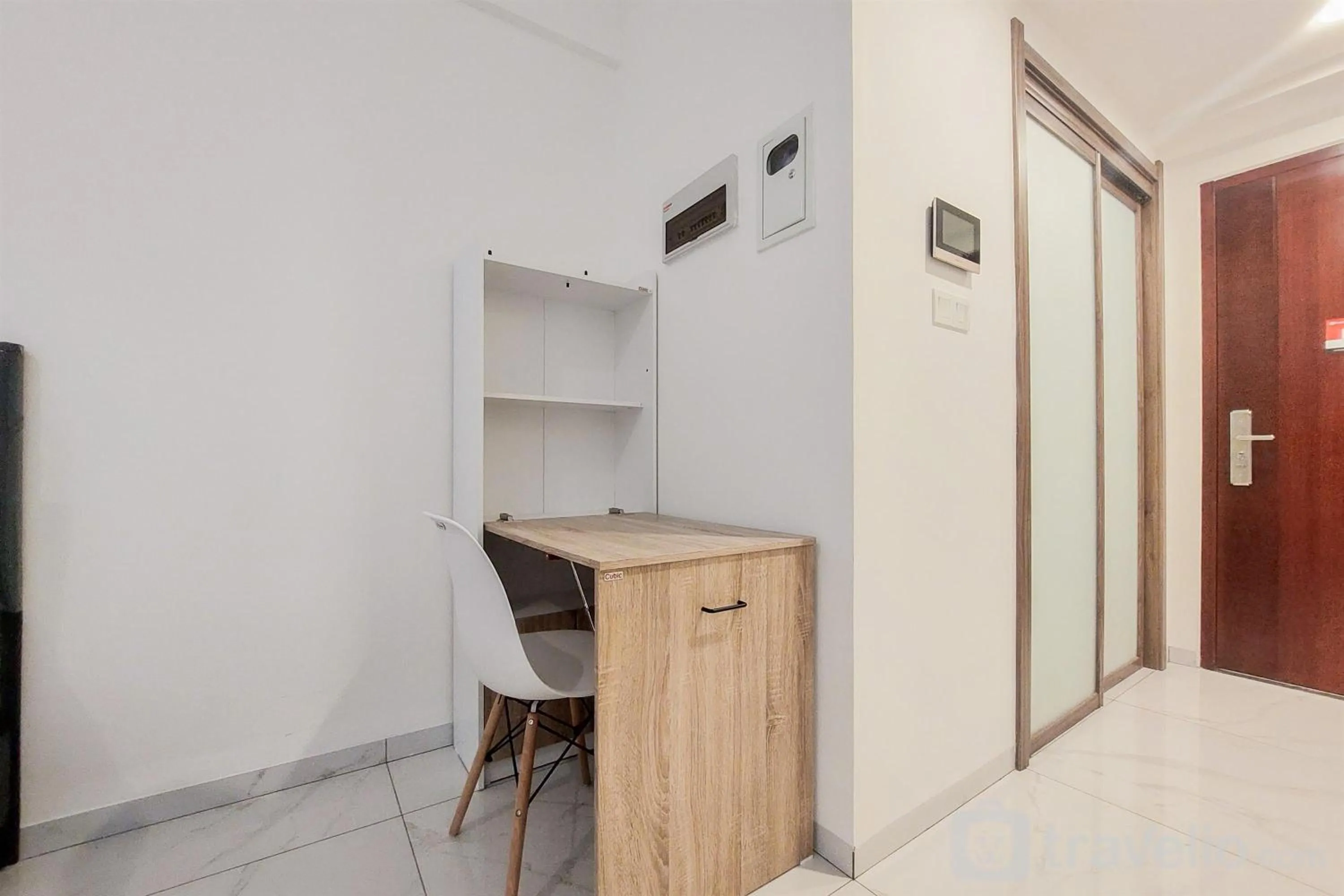 Homey and Simply Look Studio Sky House Alam Sutera Apartment By Travelio